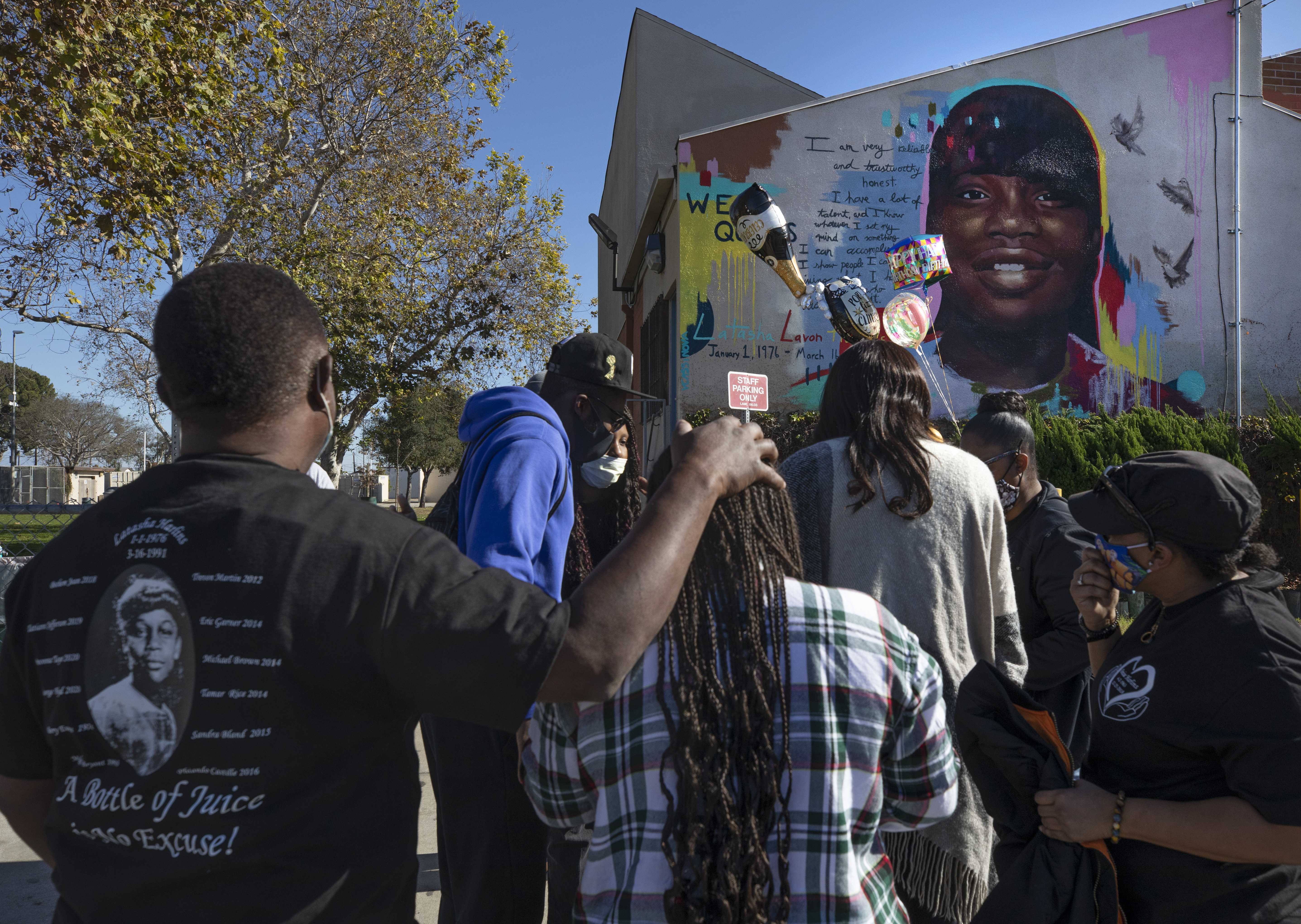 Latasha Harlins gets first memorial, a mural in South L.A. - Vimarsana News
