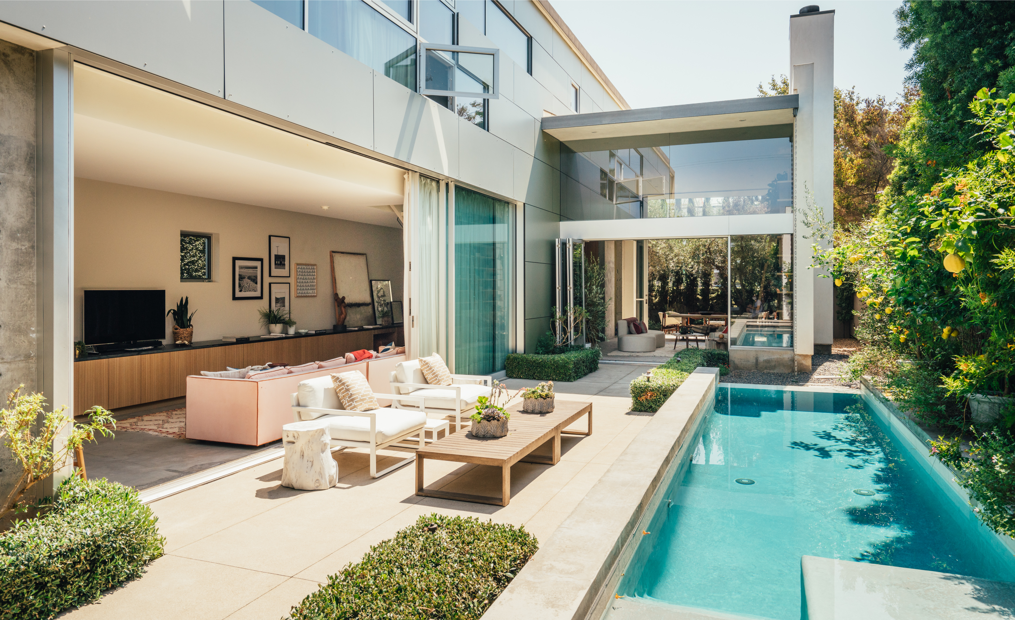 Emilia Clarke sells Venice home for $4.4 million - Vimarsana News
