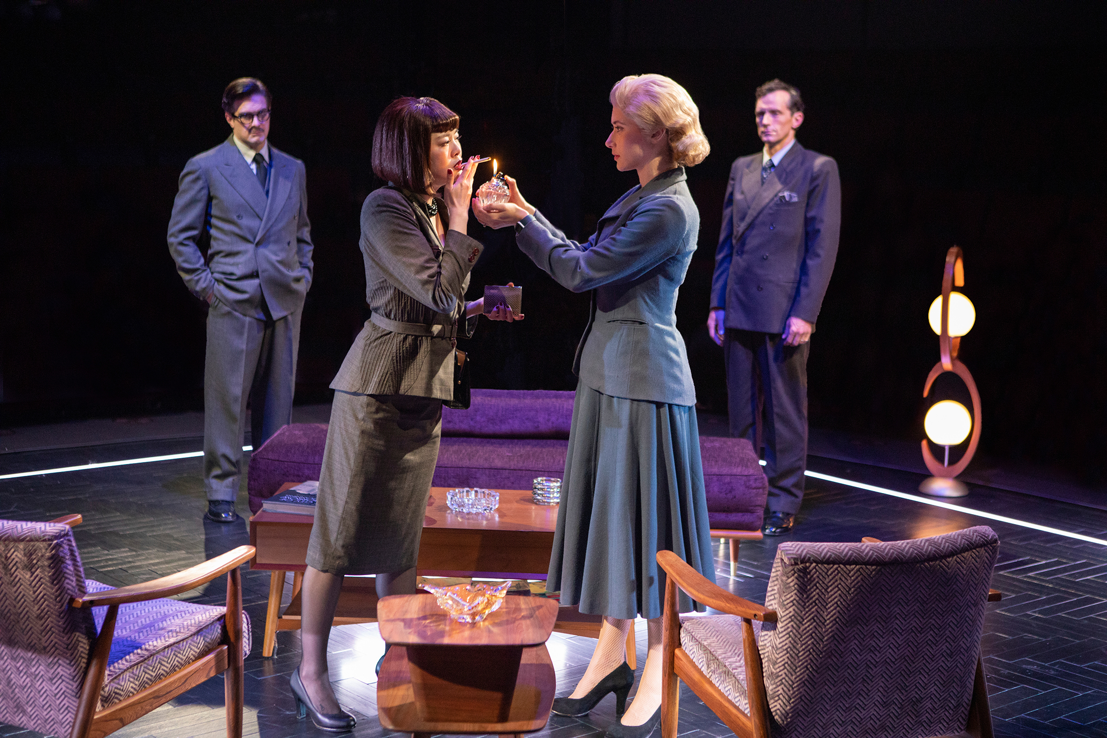 Review: Old Globe's new adaptation of 'Dial M for Murder' moves in a fresh and smart direction - Vimarsana News