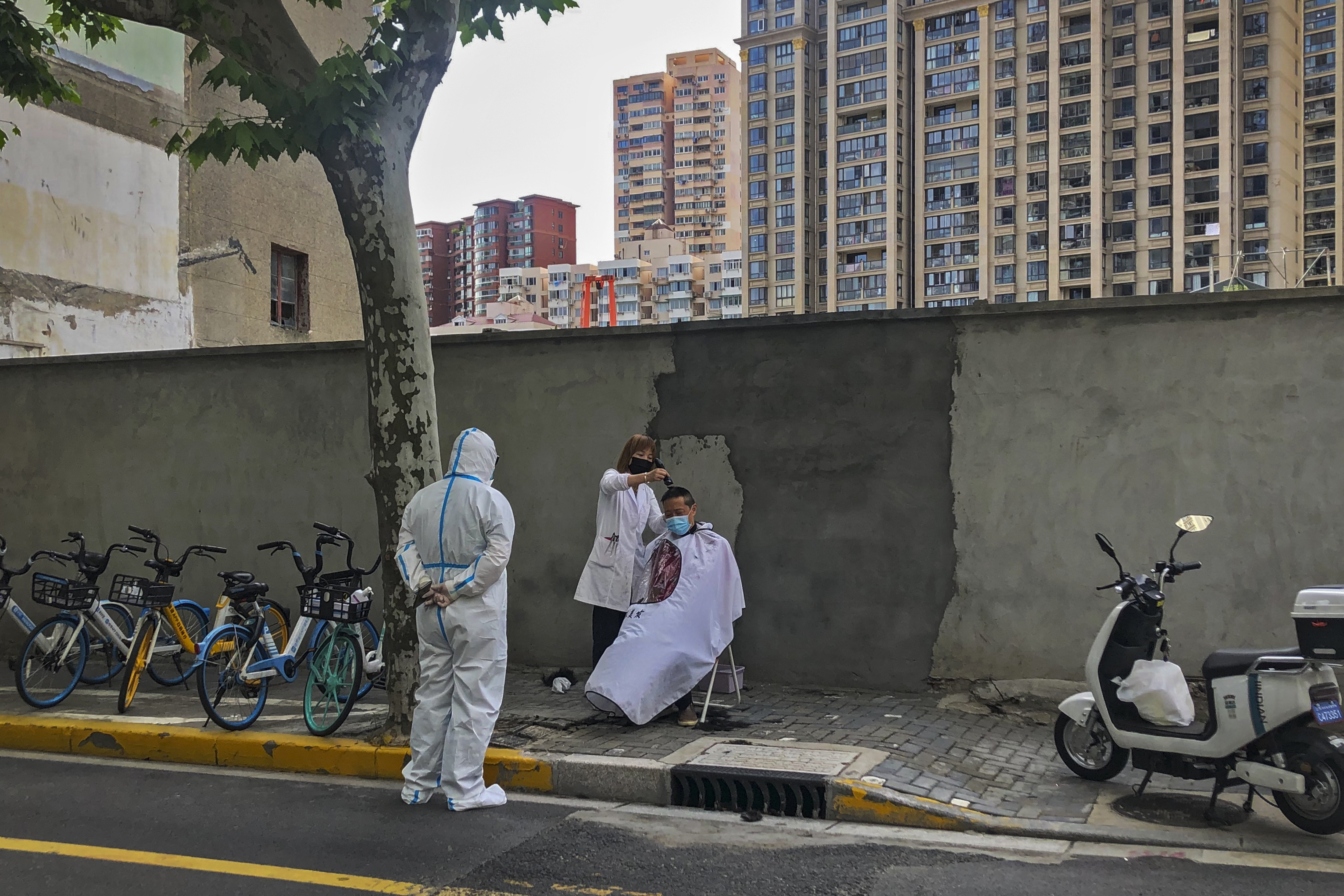 Shanghai moves toward ending 2-month COVID lockdown - Vimarsana News