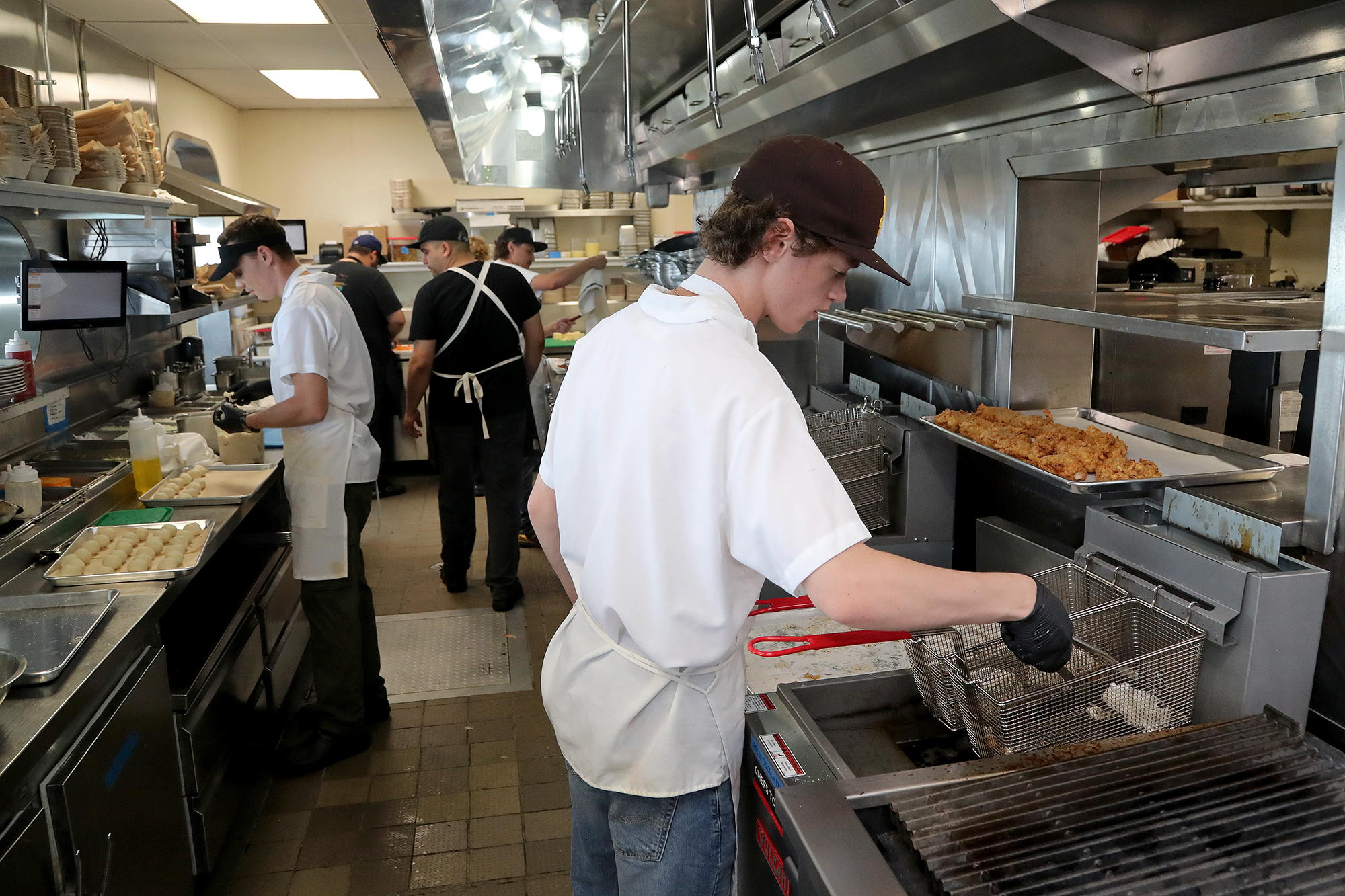 New restaurant open for business at iconic Huntington Beach Pier location - Vimarsana News
