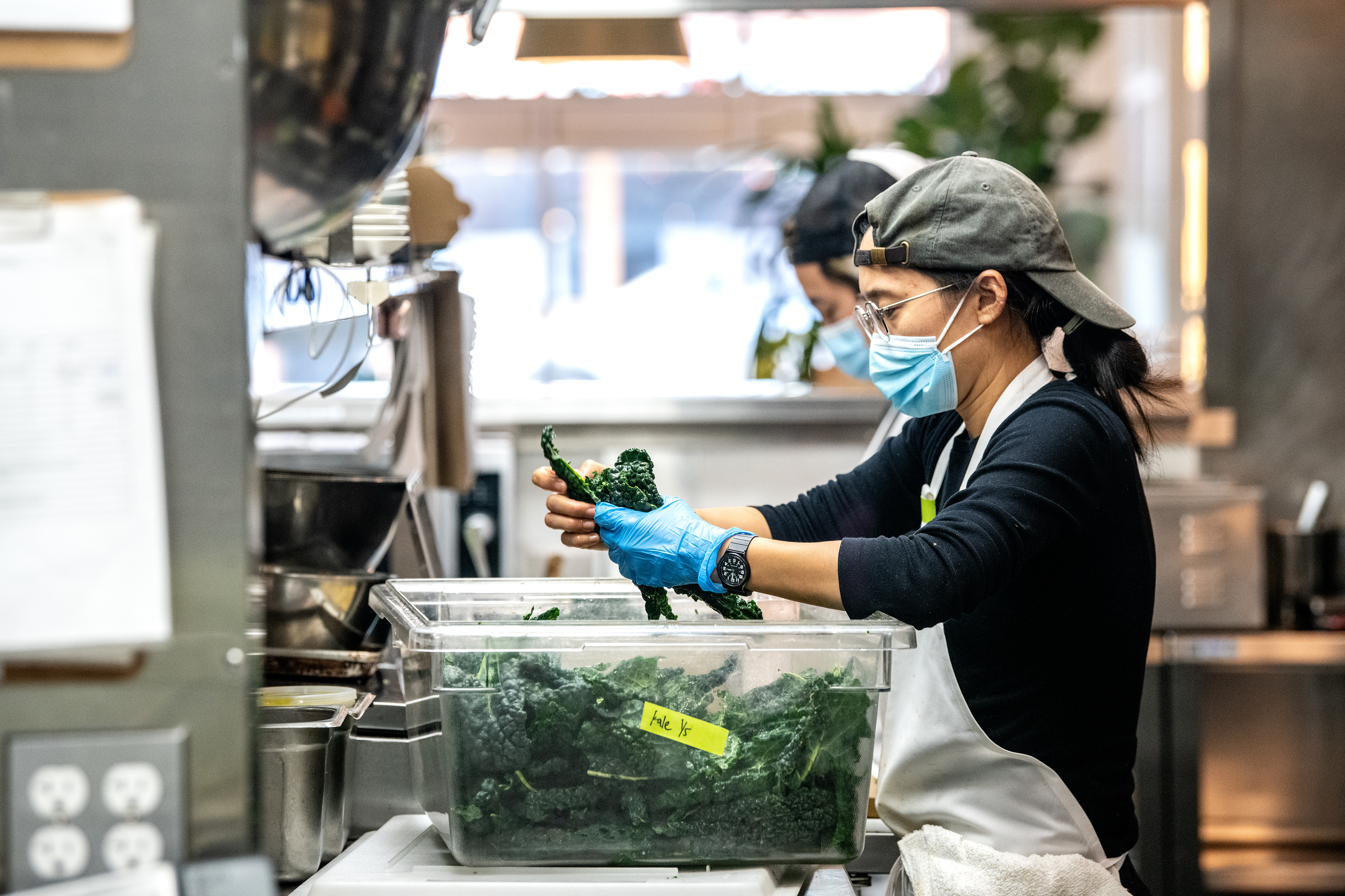 Restaurants navigate changes with mask, vaccine requirements - Vimarsana News