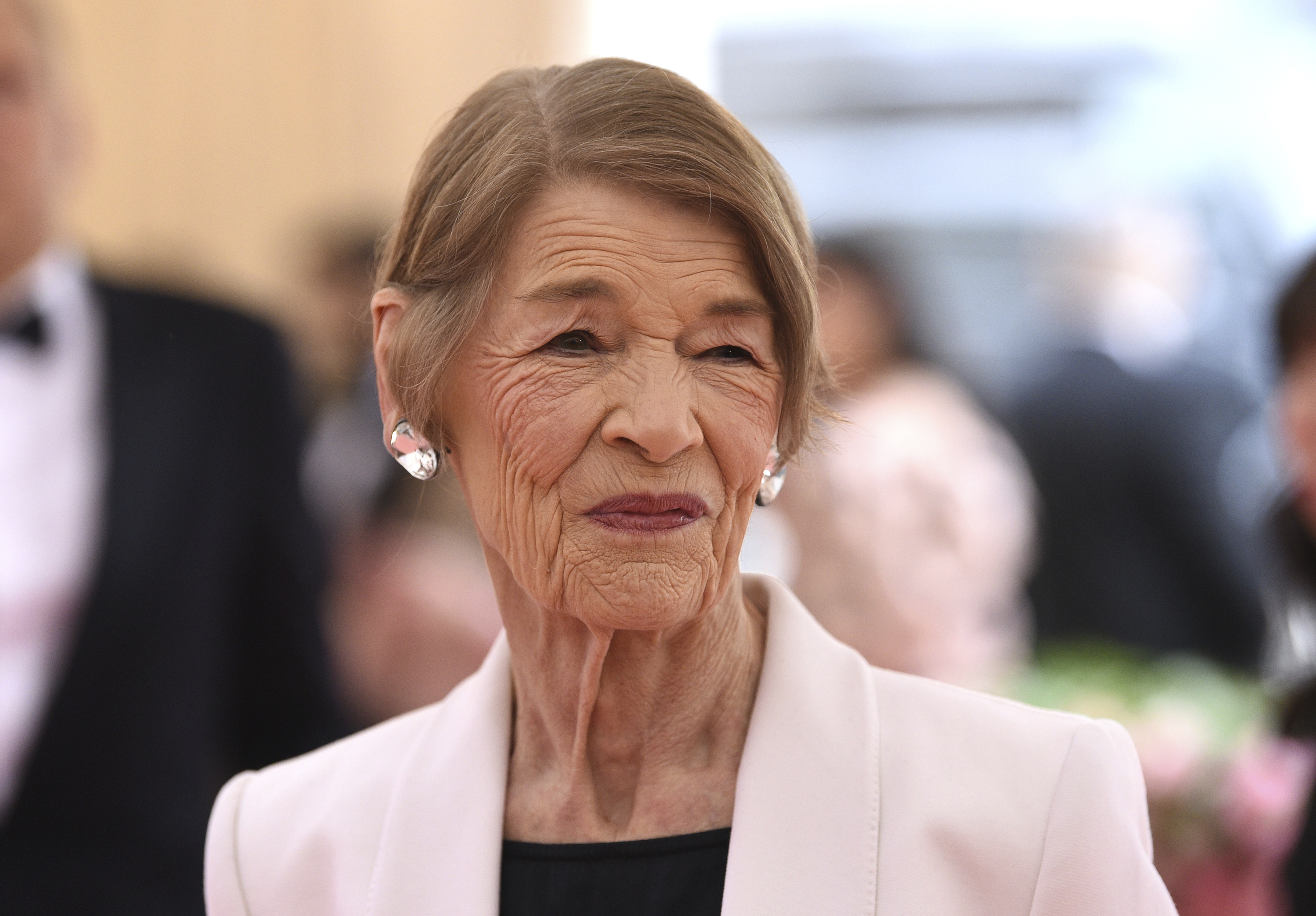 Two-time Oscar winner, U.K. lawmaker Glenda Jackson dead at 87 - Vimarsana News