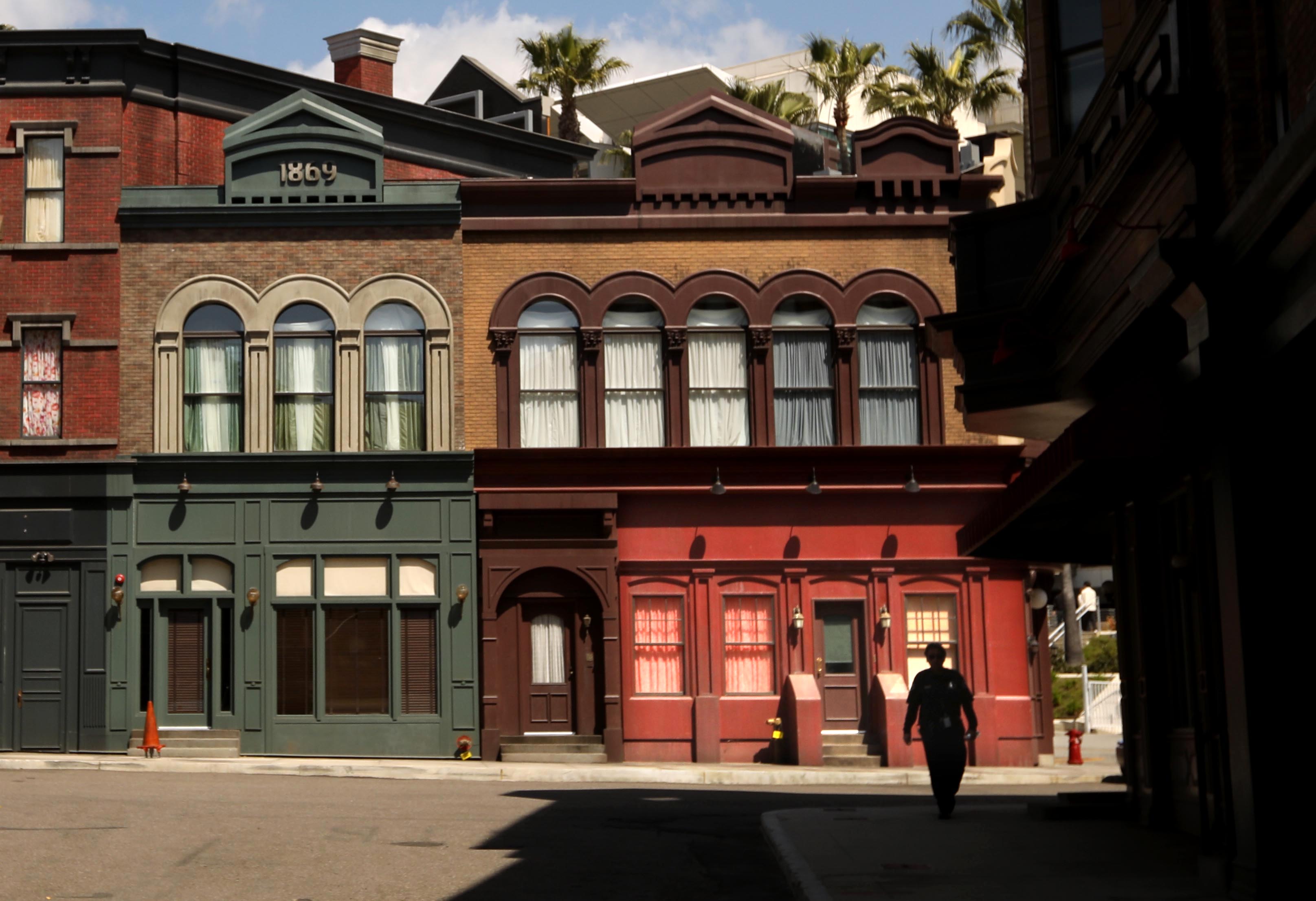On a Hollywood studio lot, a new New York comes to life - Vimarsana News
