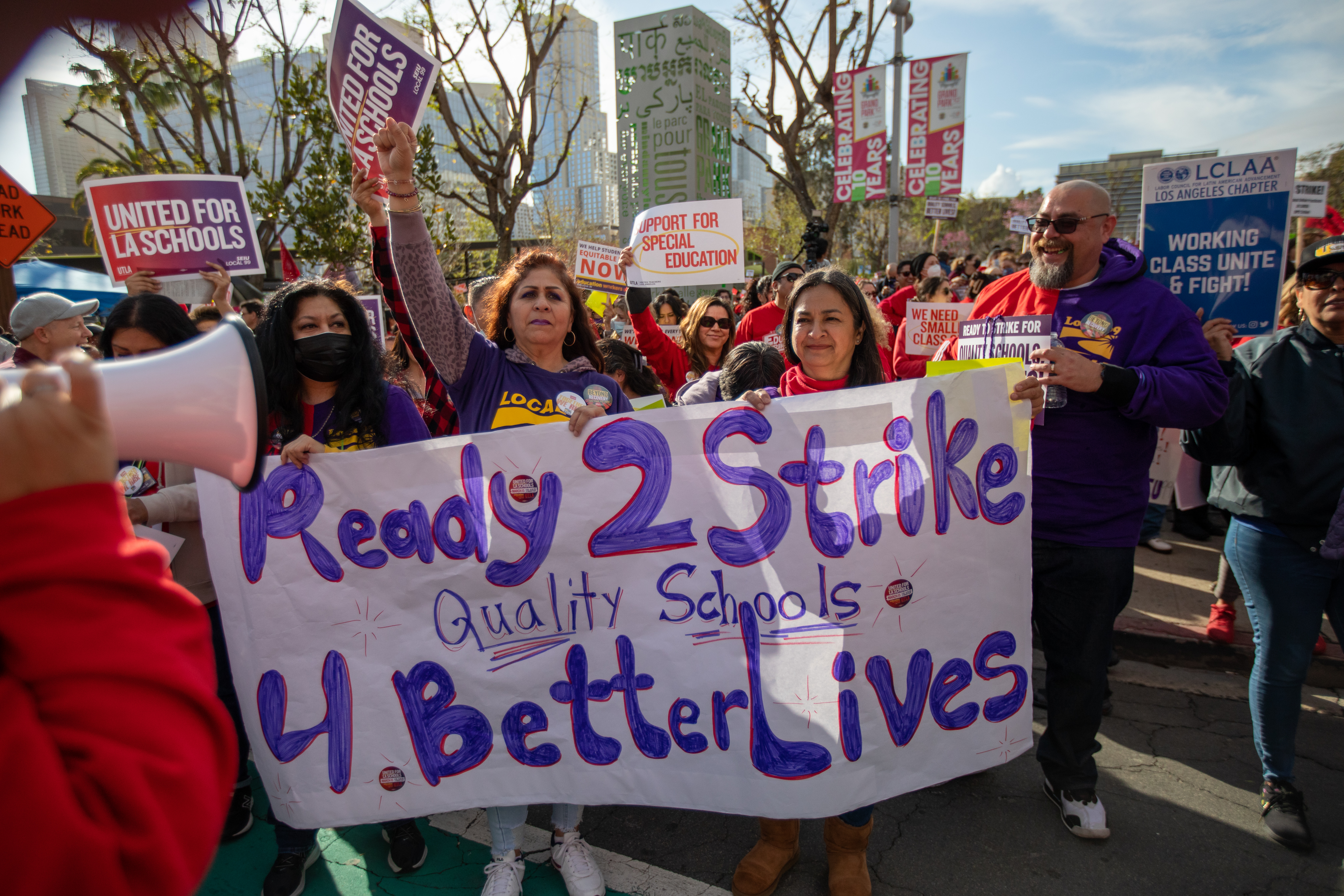 School worker walkout and district-wide shutdown loom in L.A. - Vimarsana News