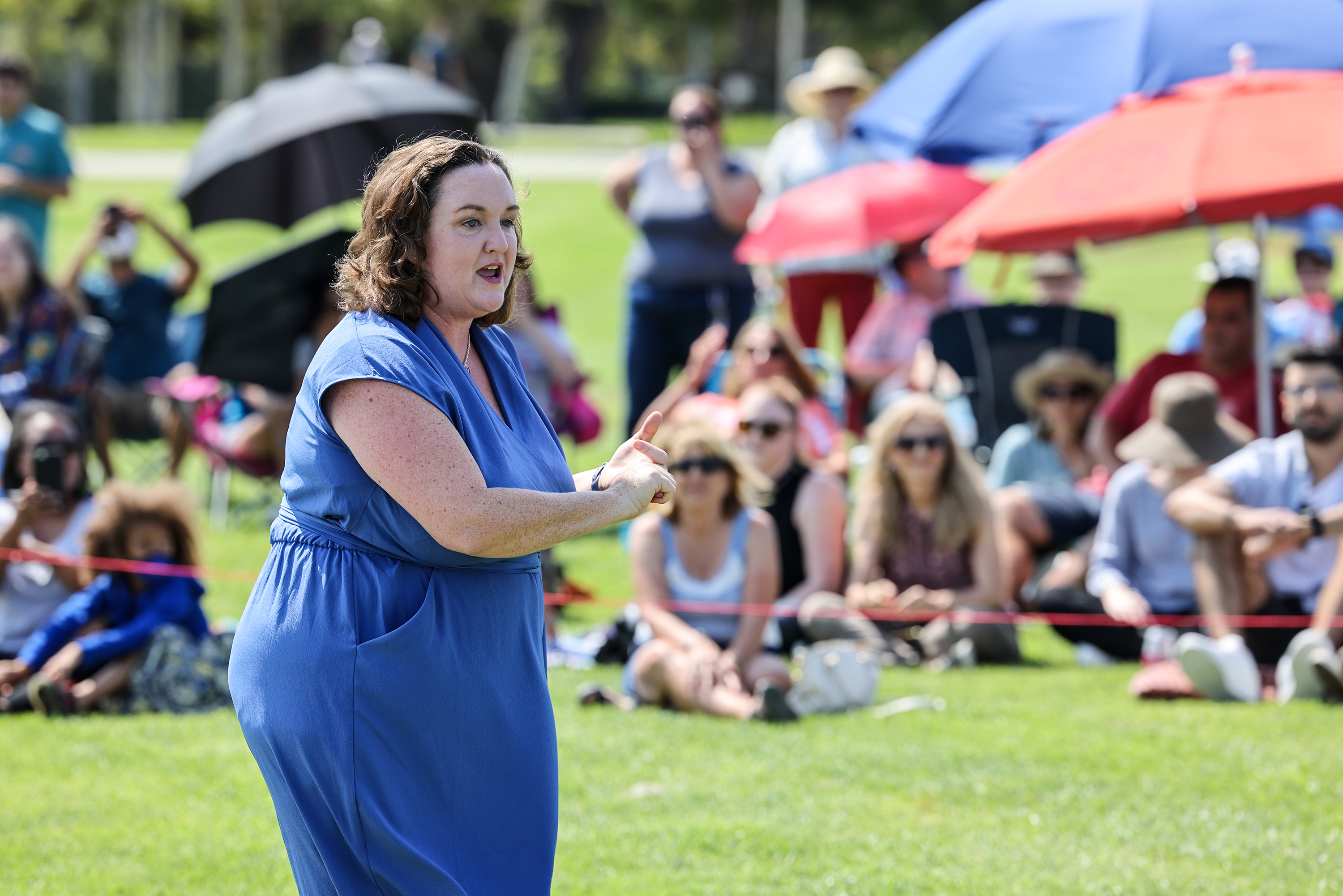 Punches fly at Rep. Katie Porter's town hall - Los Angeles Times - Vimarsana News