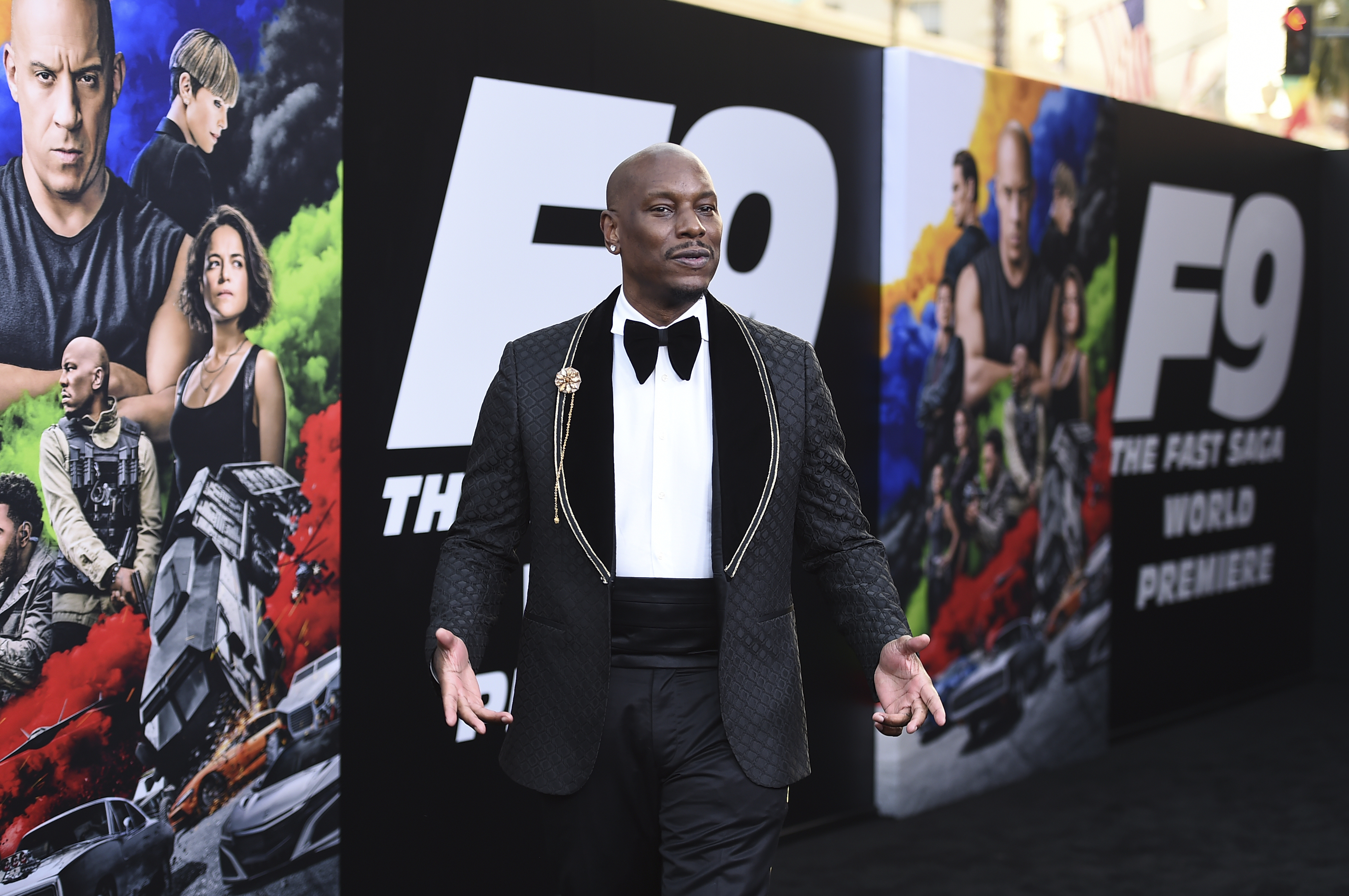 Tyrese Gibson says mom Priscilla Murray has died of COVID-19 - Vimarsana News