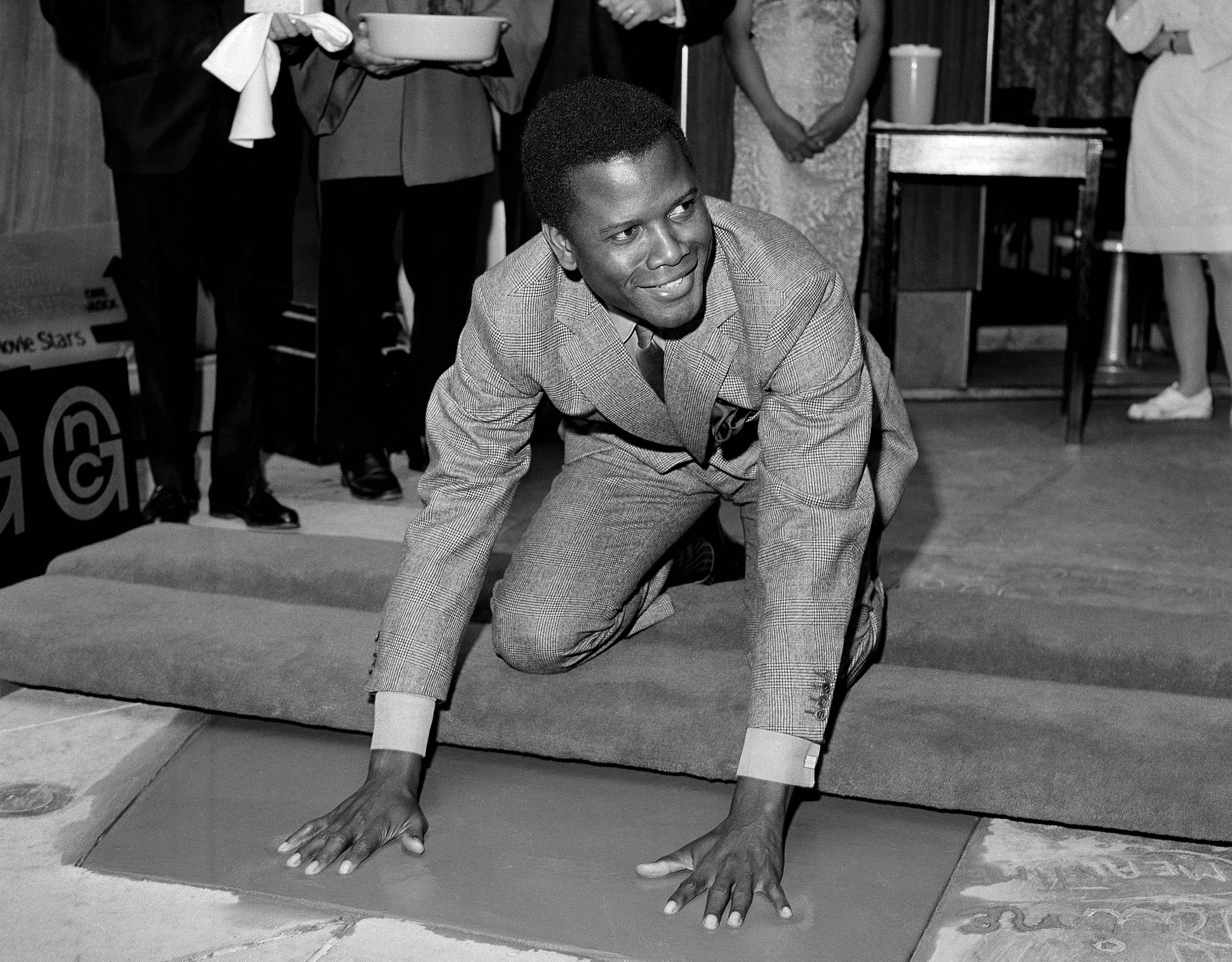 Sidney Poitier leaves a rich legacy: the 'freedom to choose' - Vimarsana News