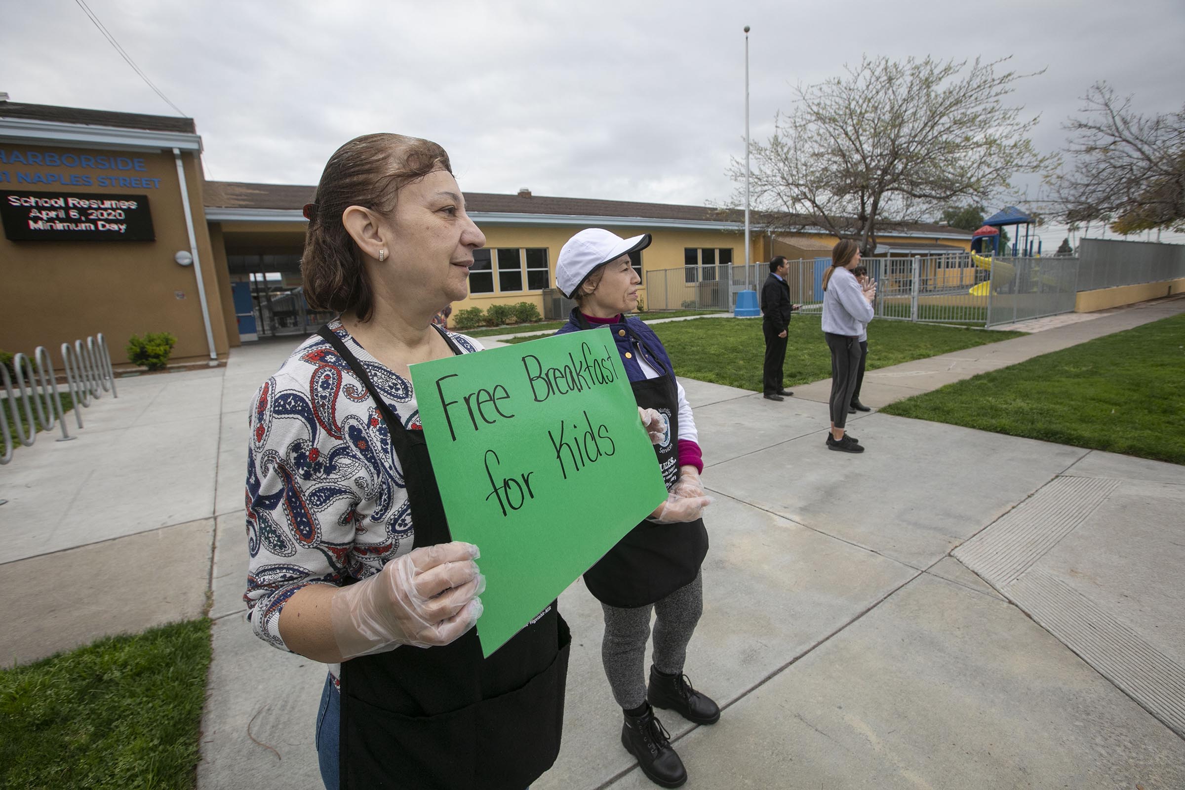 Why are so many school families getting money for food in the mail? - The San Diego Union-Tribune - Vimarsana News