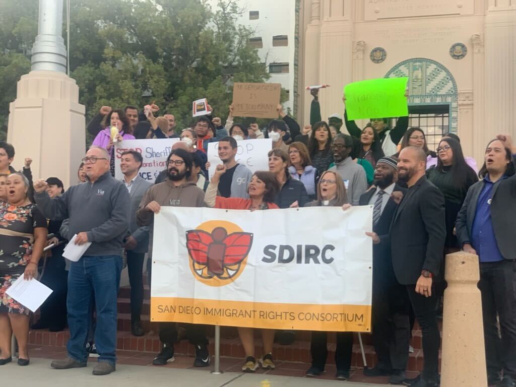 Immigration rights activists press county Sheriff's Department to end work with ICE - Vimarsana News