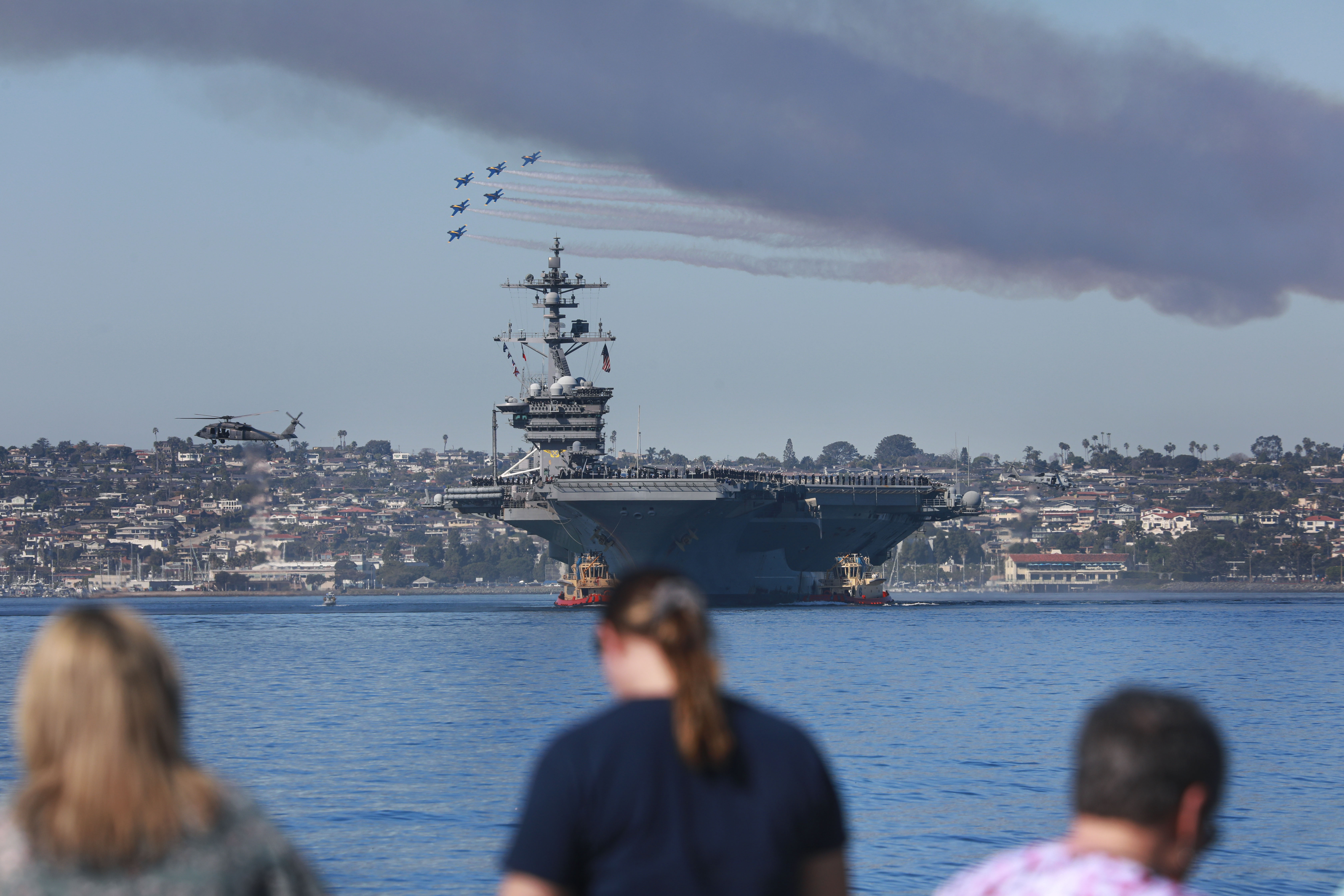 Aircraft carrier Carl Vinson returns to San Diego after 8-month deployment - Vimarsana News
