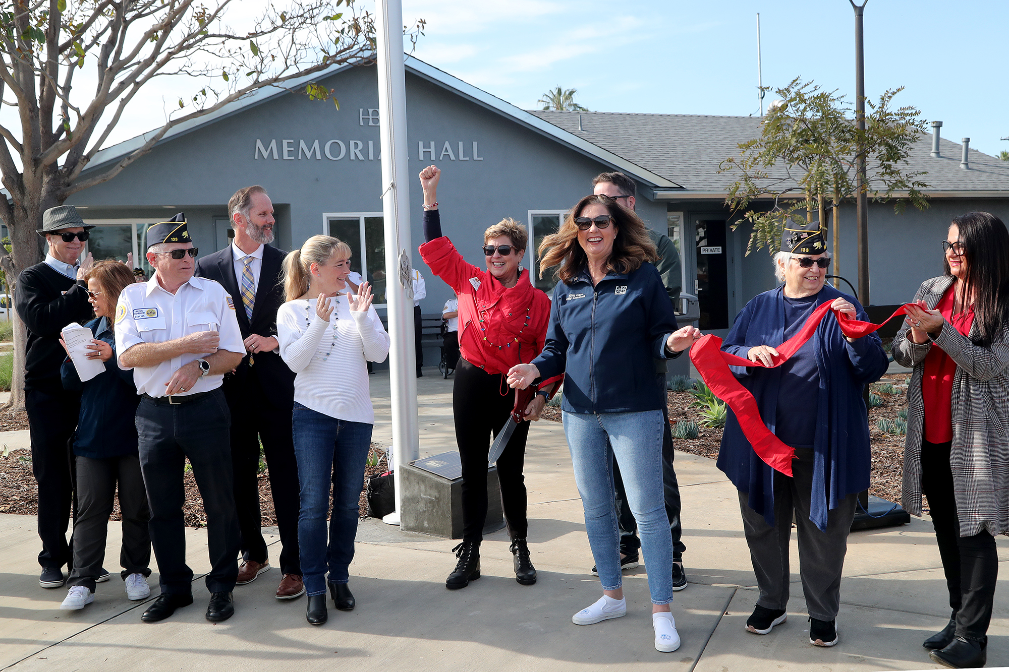 Huntington Beach dedicates Memorial Hall, 17th Street Park - Vimarsana News