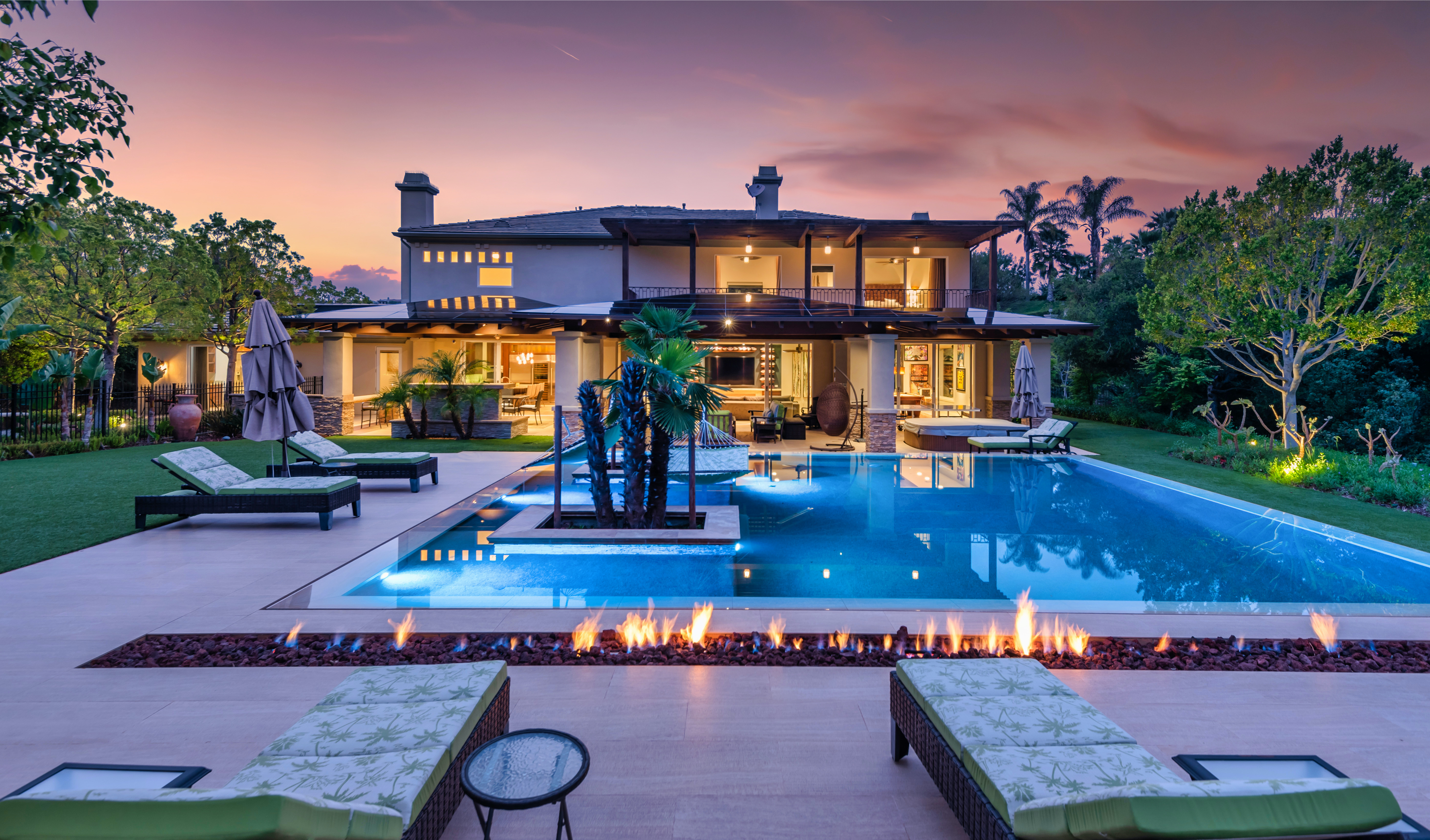 Real Estate newsletter: Rams star Aaron Donald lists home turf - Vimarsana News