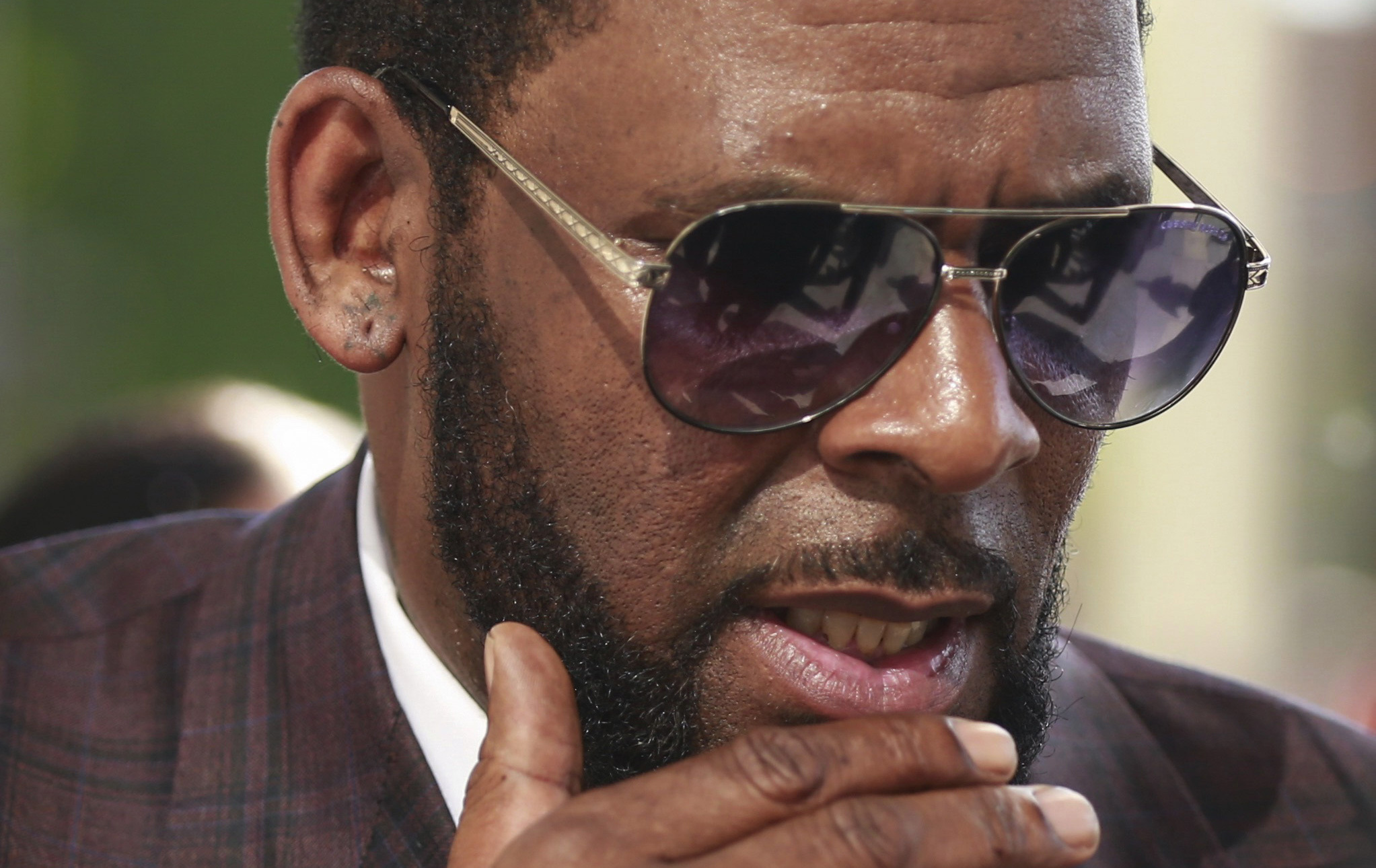 R. Kelly team told police that master recordings were taken - Vimarsana News