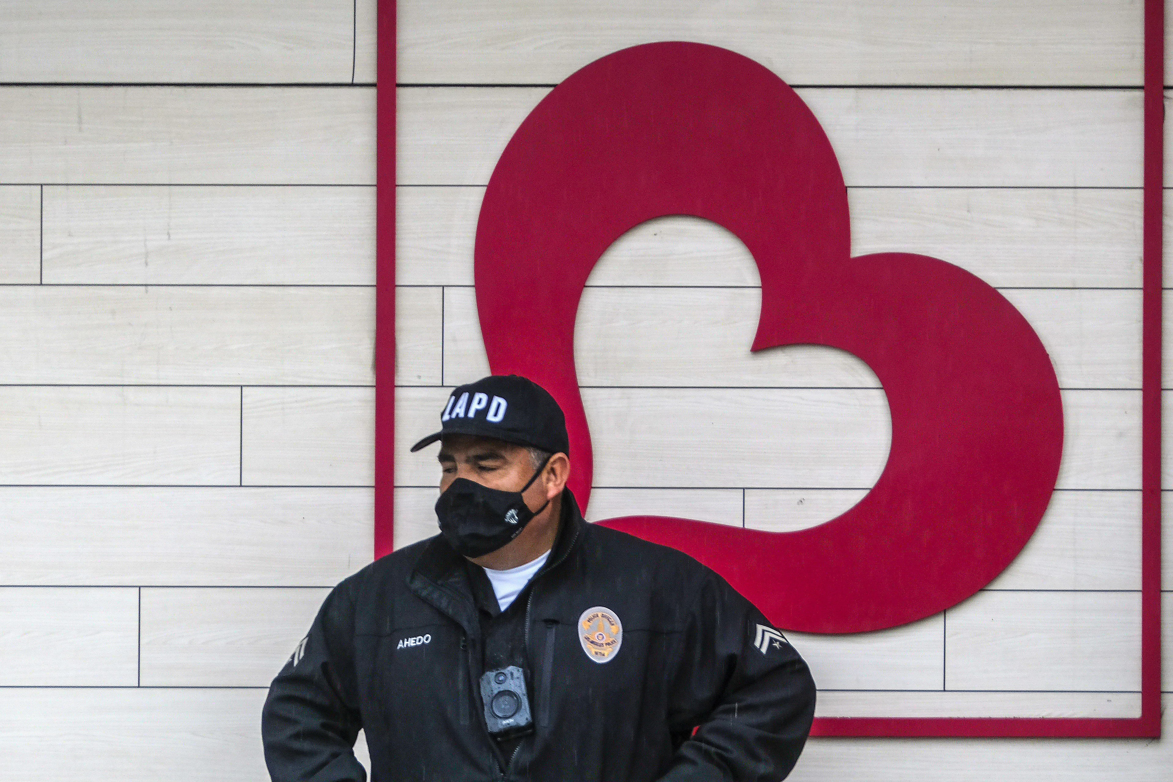 'Active shooter' tactics face scrutiny after LAPD shooting - Vimarsana News