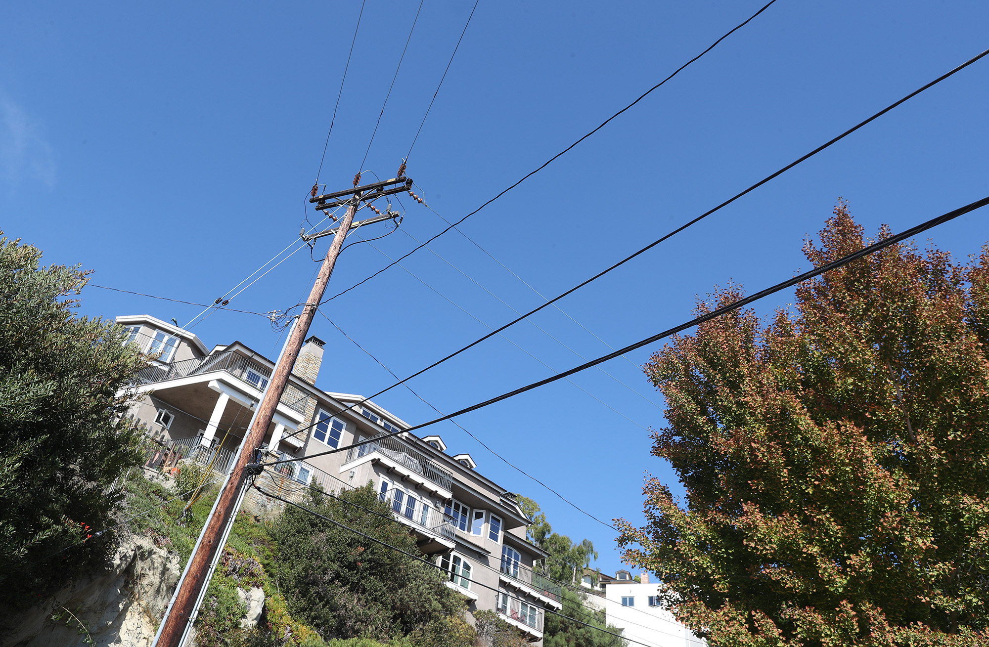 Laguna Beach postpones vote on Diamond Street underground utility assessment district - Vimarsana News