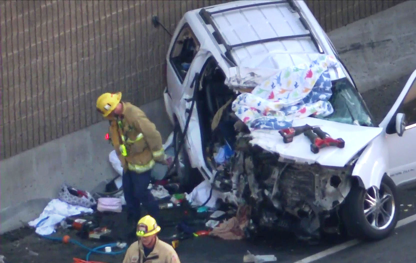 One killed, at least 6 hurt in wrong-way freeway crash in Encino - Vimarsana News