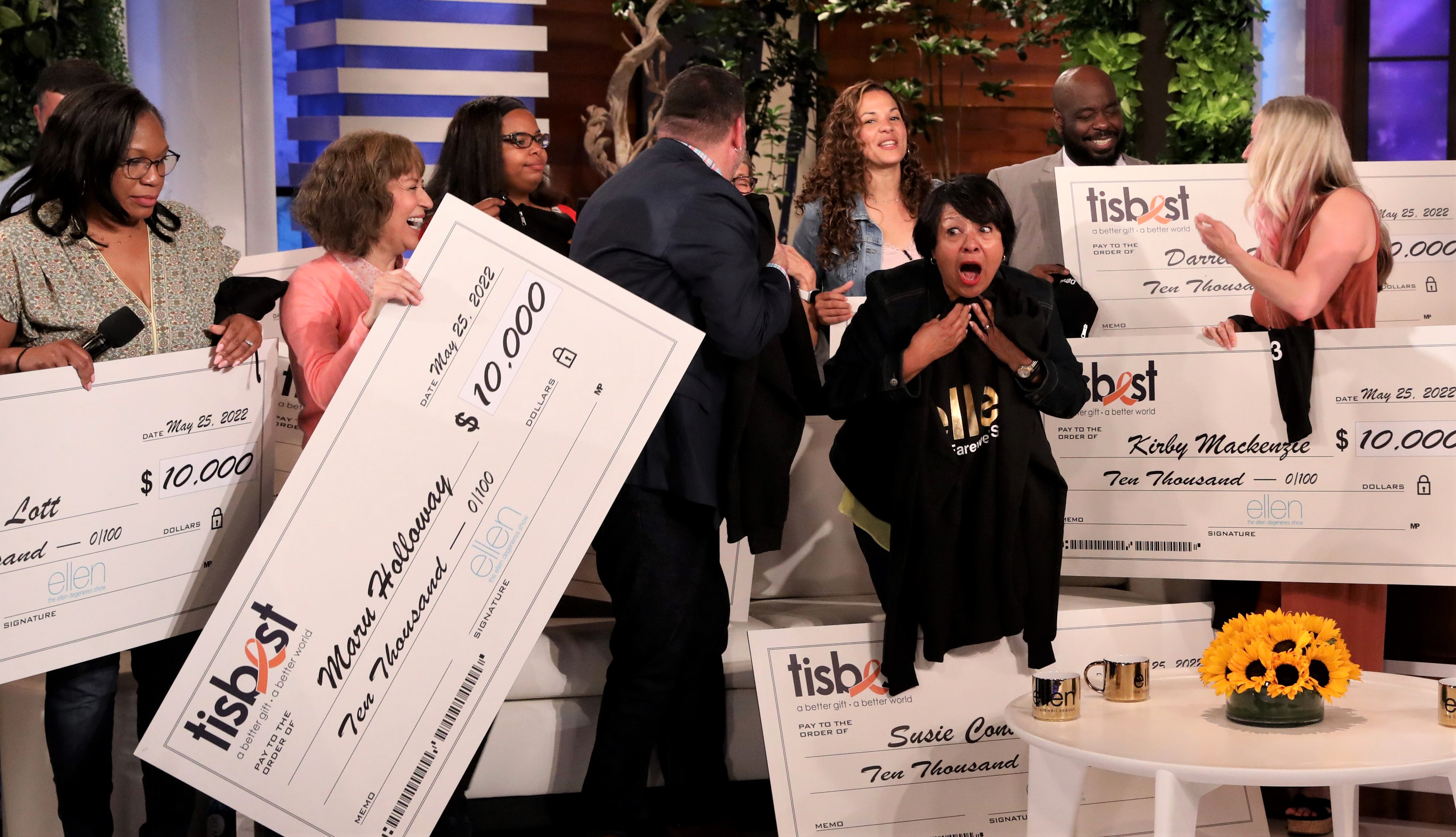 Column: Santee woman gets $10,000 on farewell week 'Ellen Show' - Vimarsana News