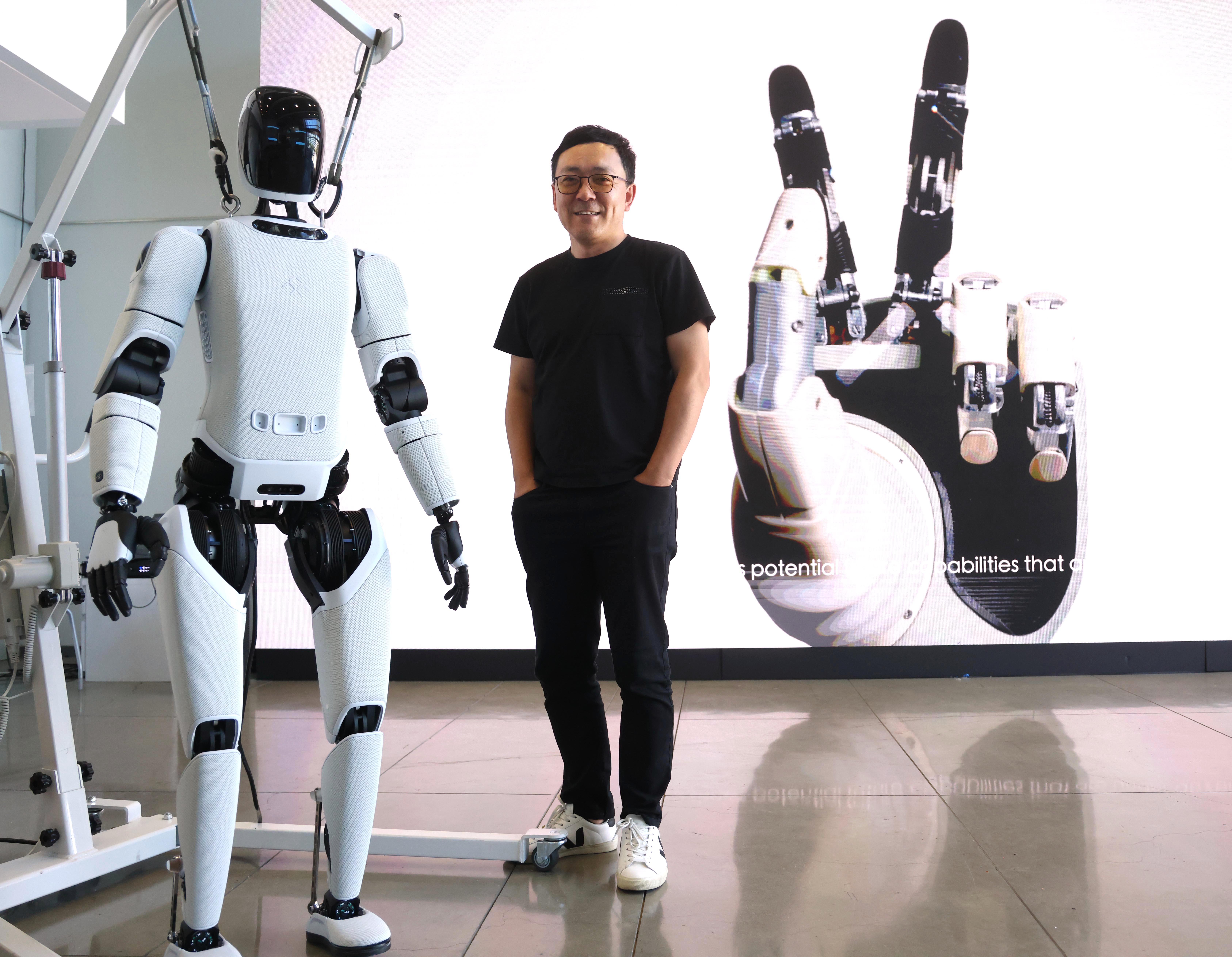 Faraday Future меняет стратегию: от электромобилей к продаже humanoid-роботов