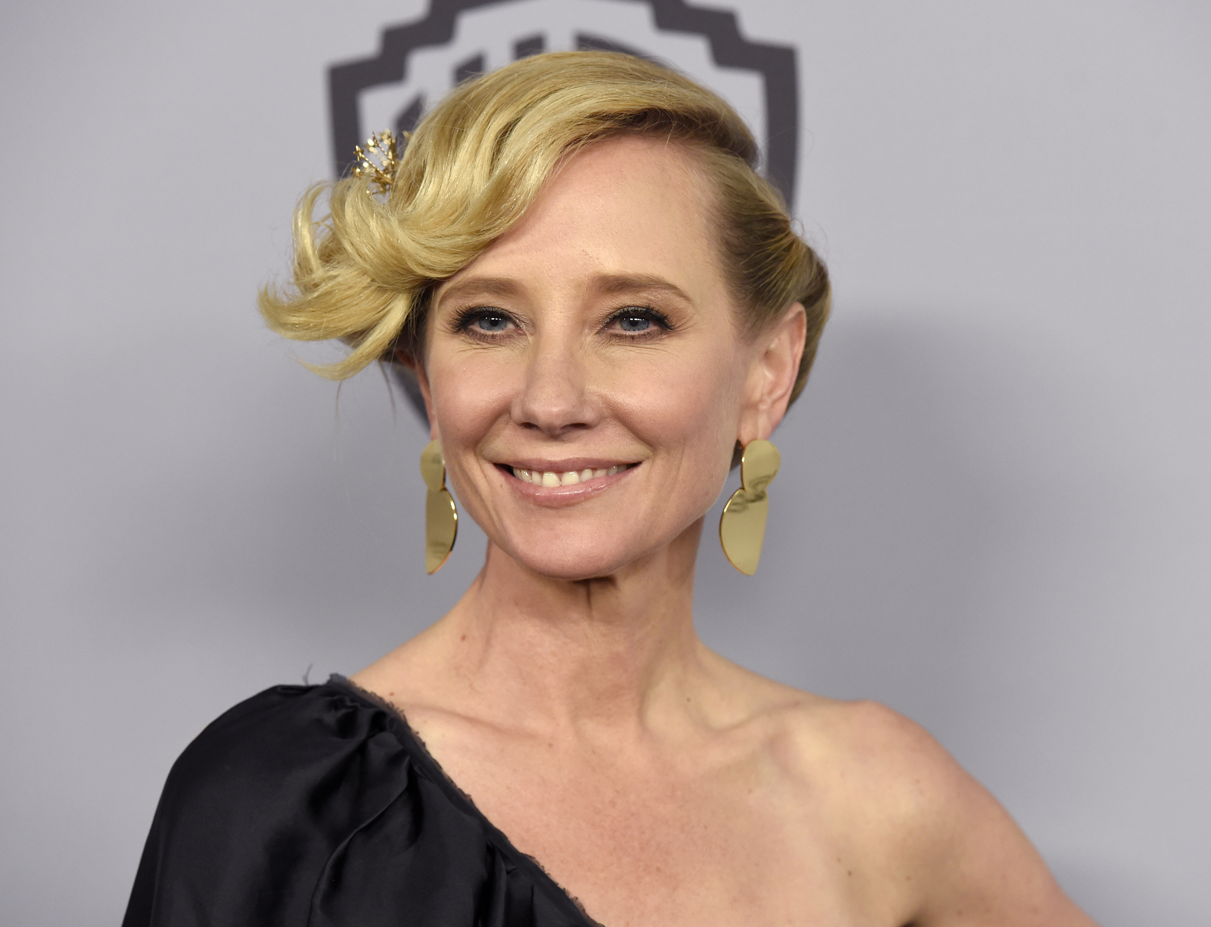 Anne Heche death: Woman who lost her home speaks out - Vimarsana News