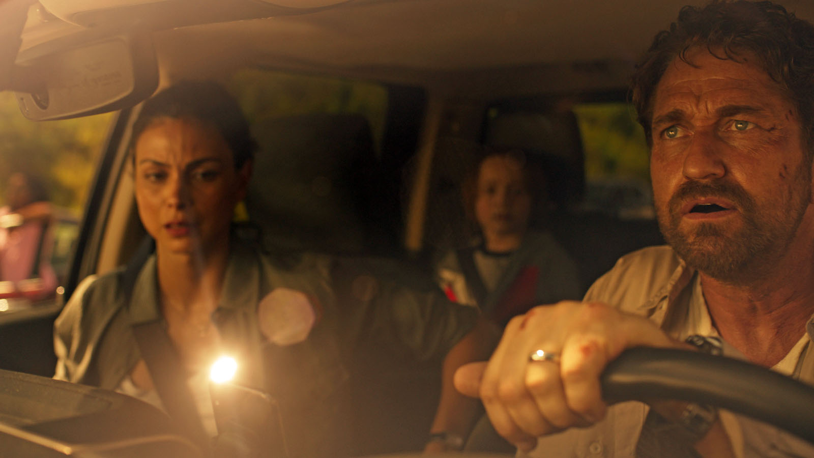 'Greenland' review: Can Gerard Butler outrun a comet? - Vimarsana News