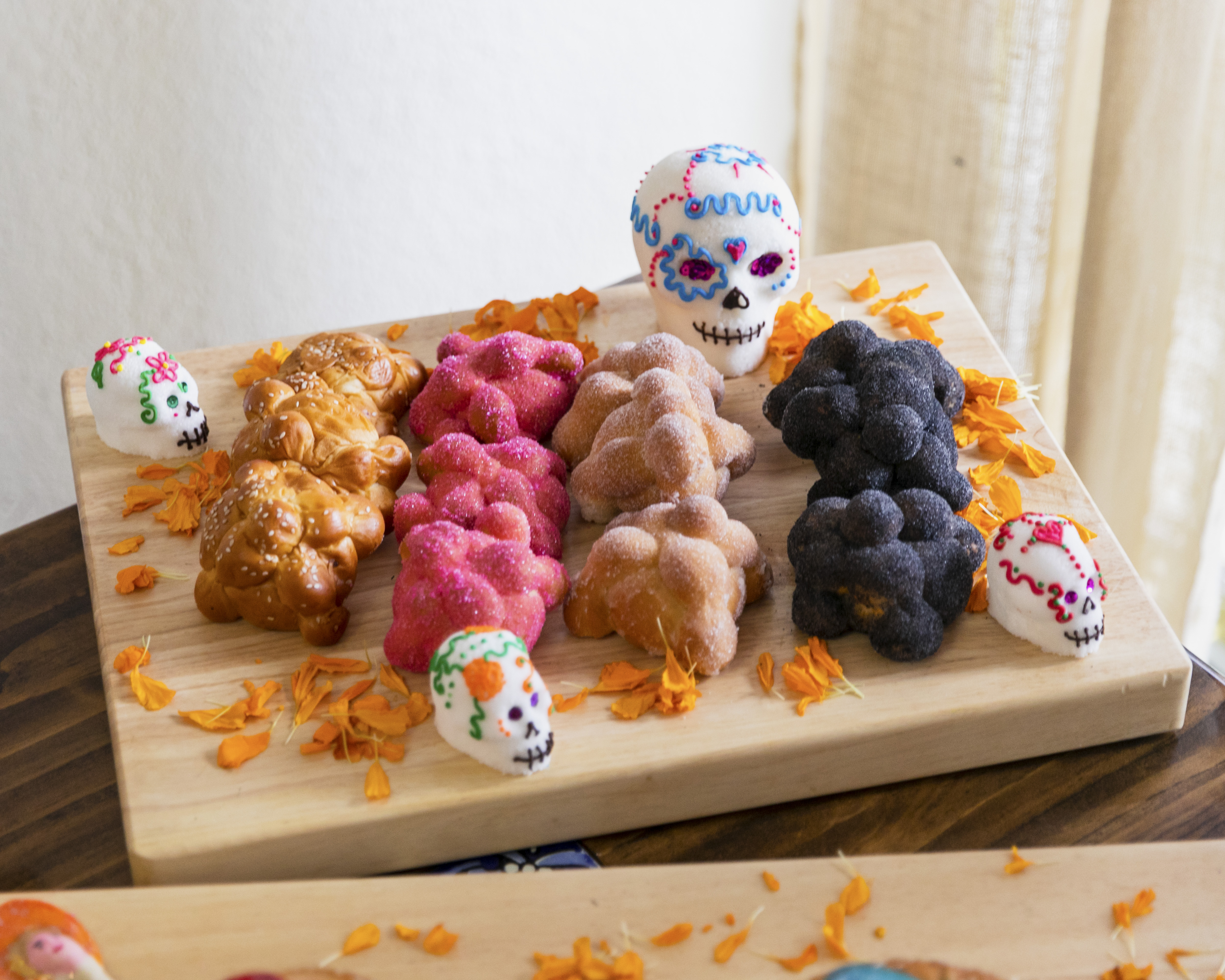Pan de muerto, bread of the dead, sustains tradition - Vimarsana News