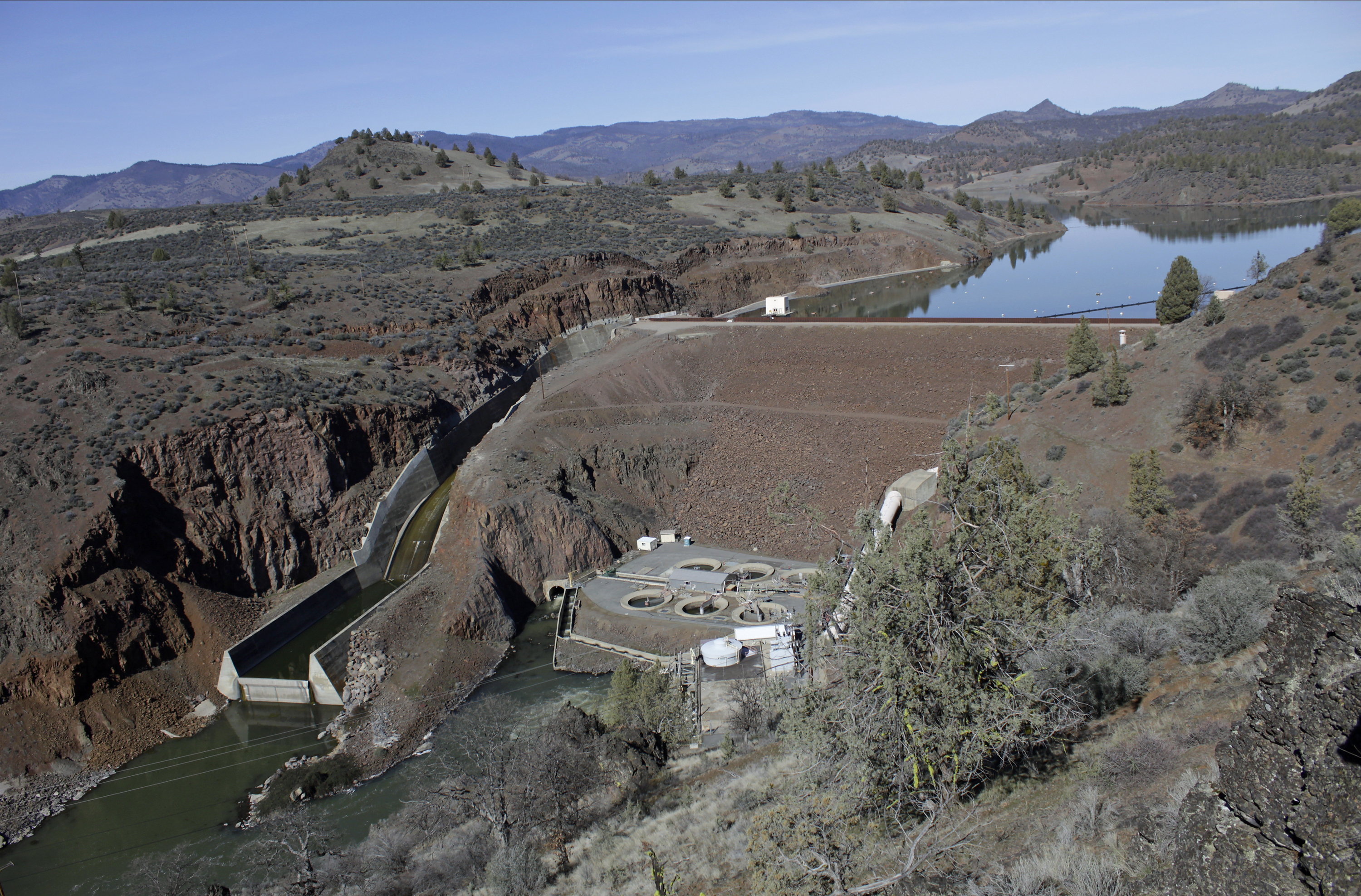 Regulators approve demolition of four Klamath River dams - Vimarsana News