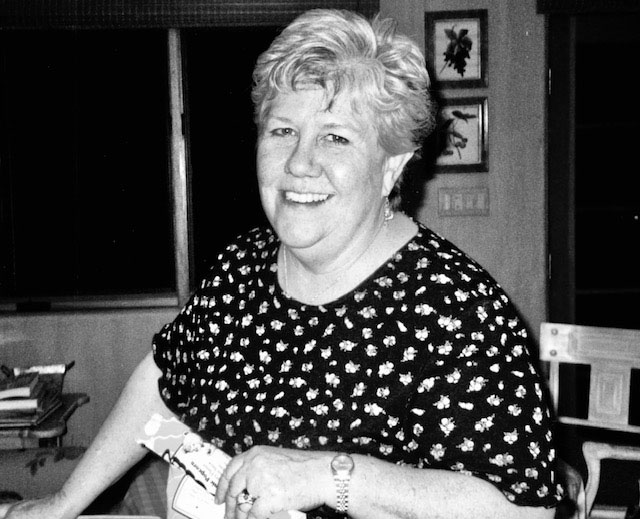 Julie Green, former Los Angeles Times editor, dies at 77 - Vimarsana News