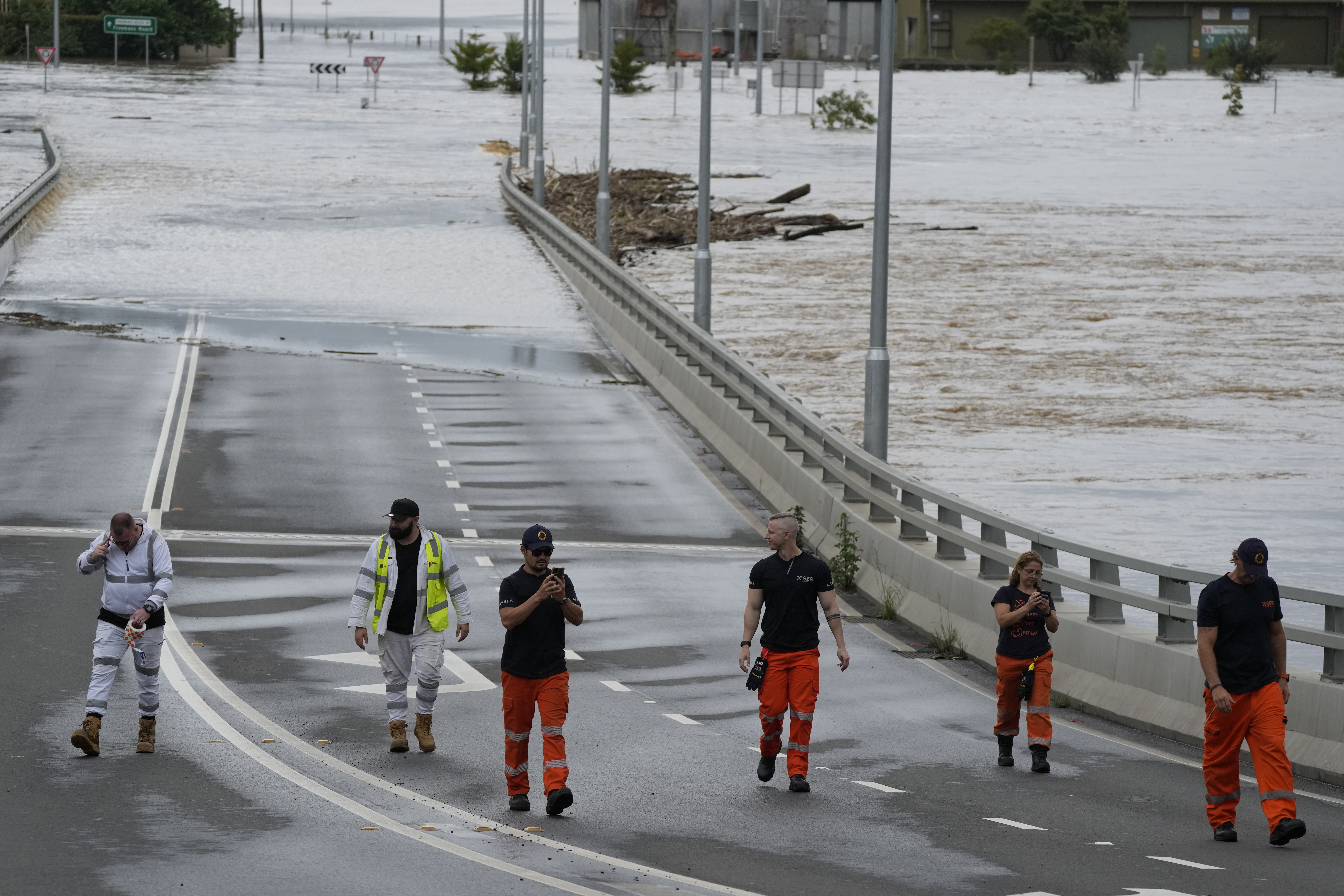 California drought, Australia floods linked by La Niña, climate change - Vimarsana News