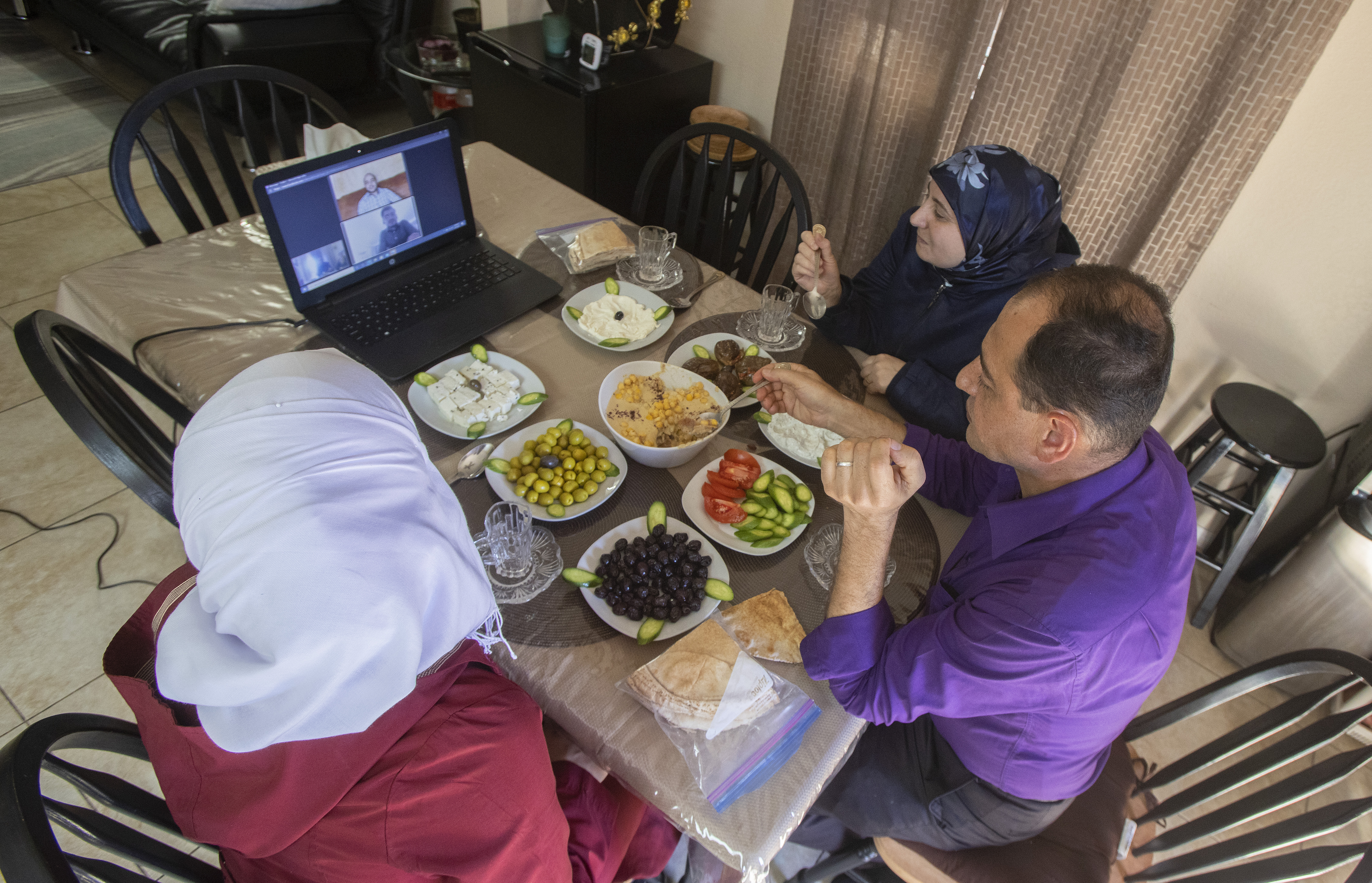Syrian refugee family hopes end of travel ban reunites them with loved ones stuck overseas - Vimarsana News