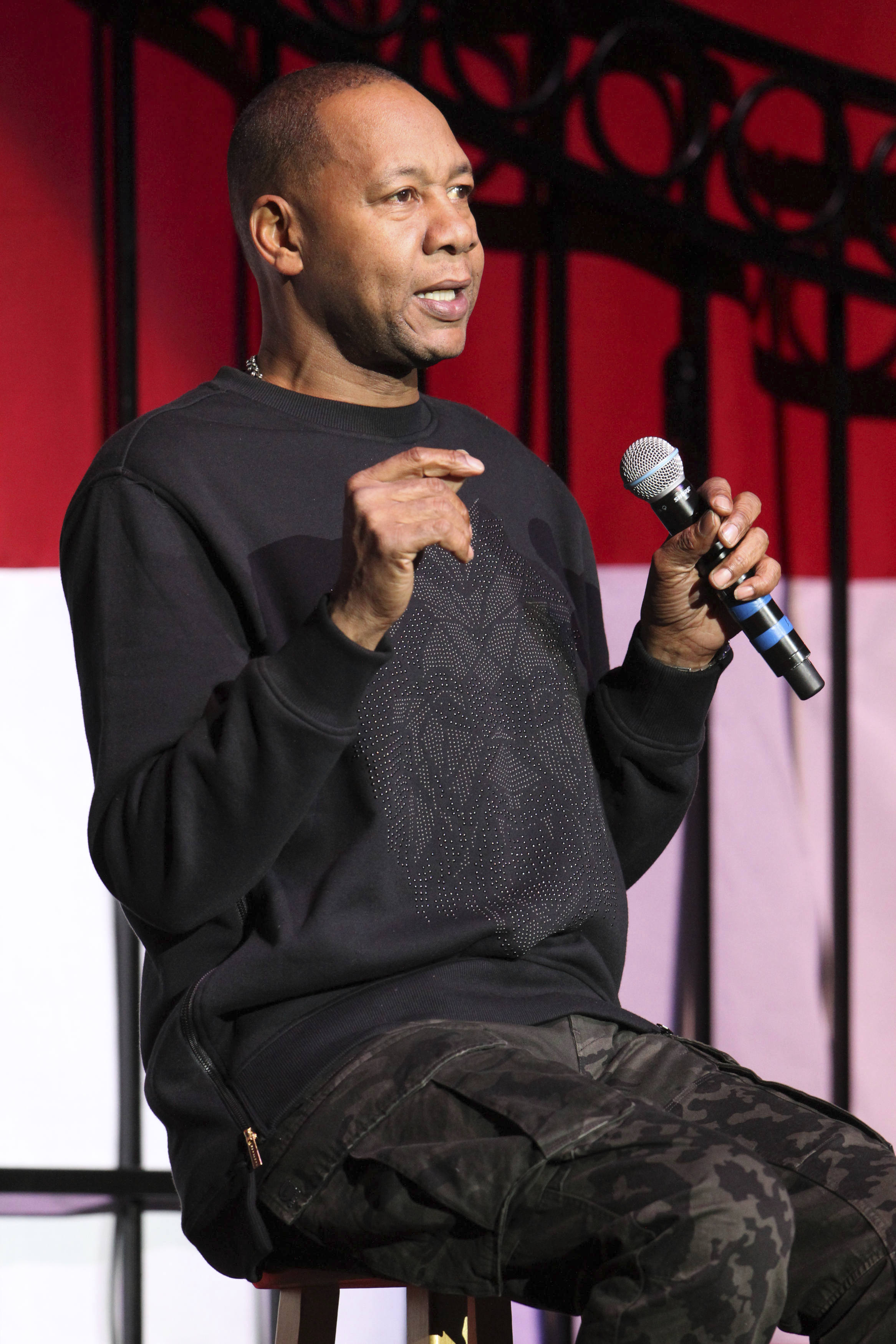Comedian Mark Curry details racial profiling incident - Vimarsana News