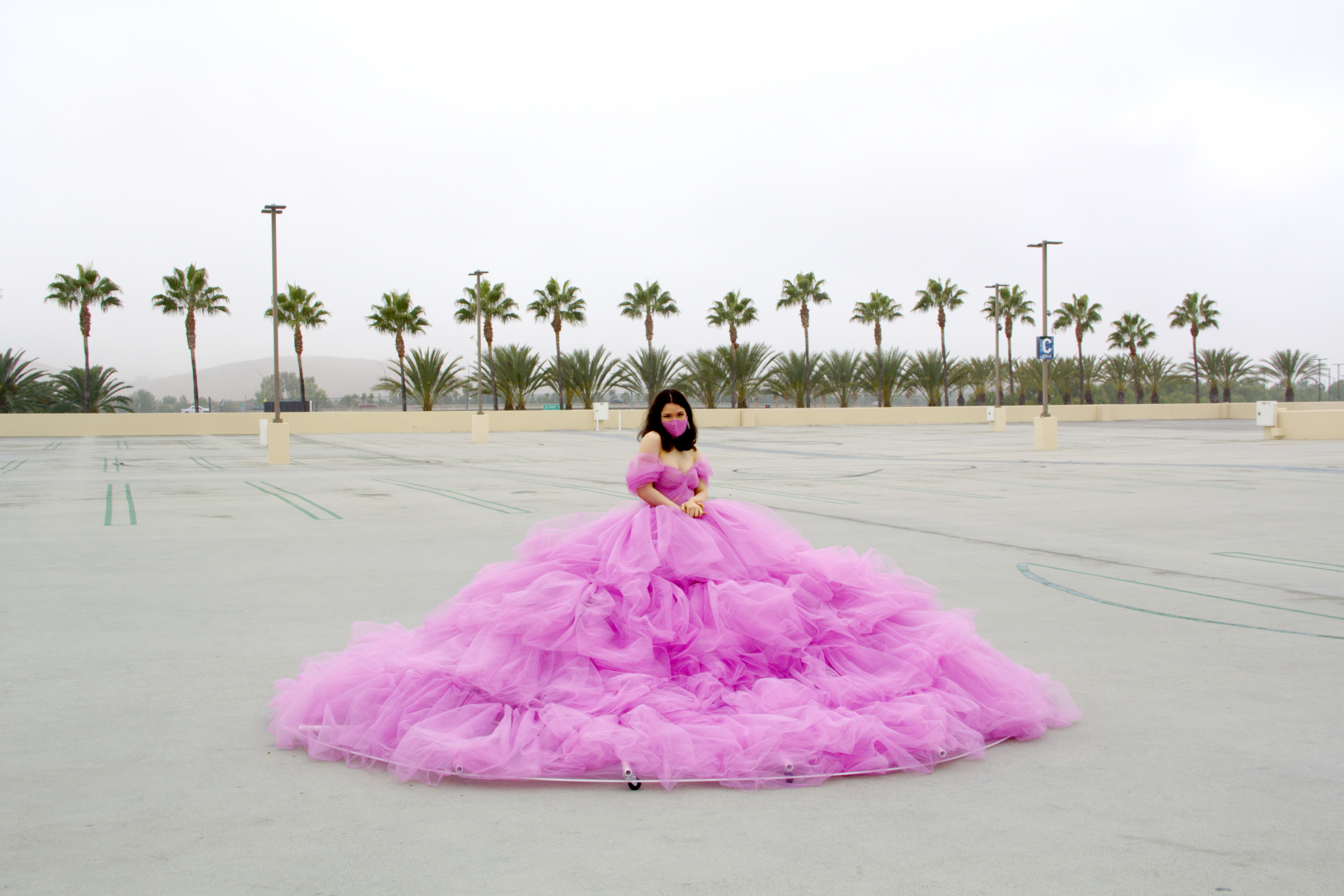 This UCLA student made a 12-foot-wide social distancing dress - The San Diego Union-Tribune - Vimarsana News
