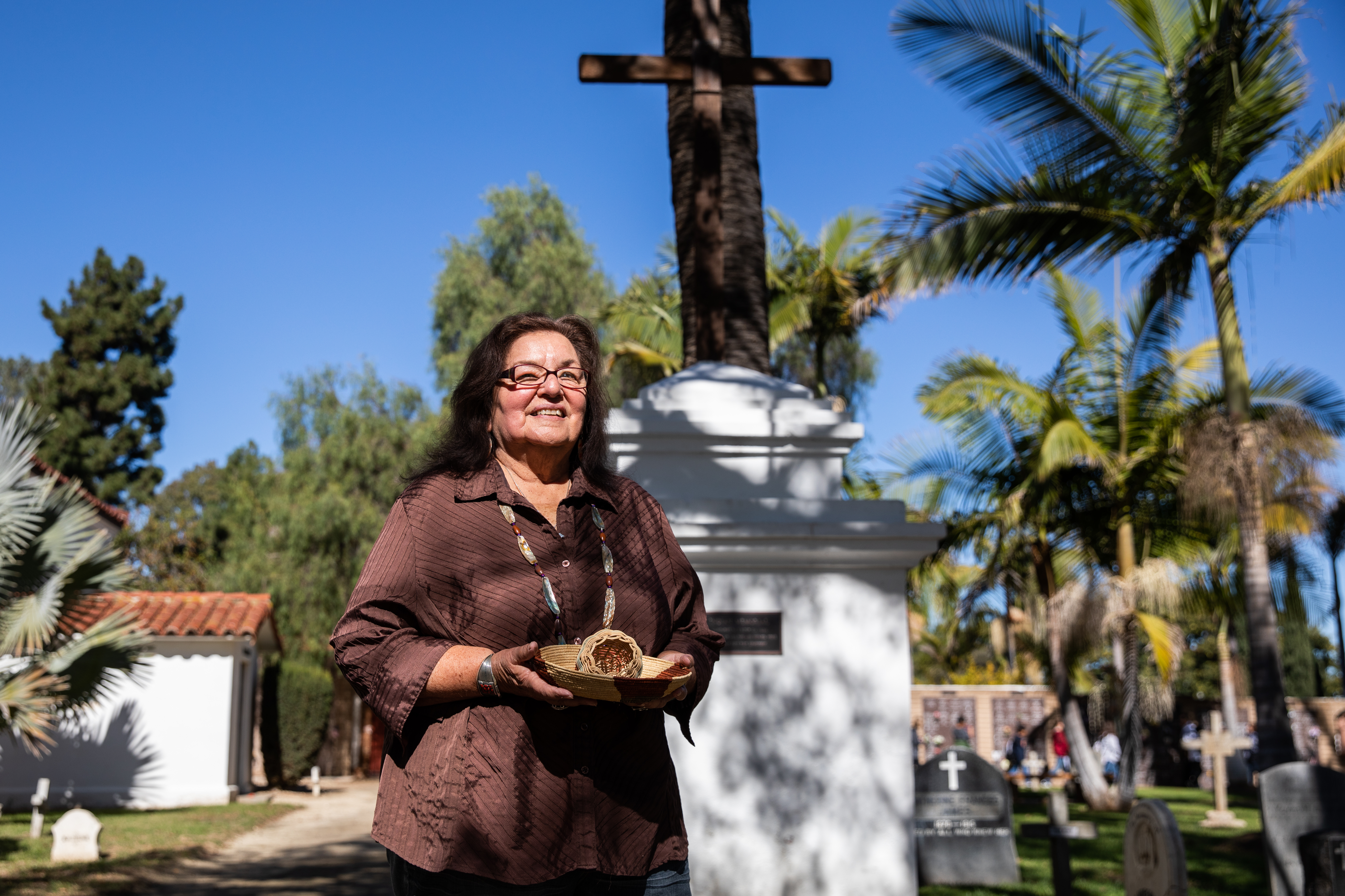 How an injury led Escondido artist to reconnect with her Luiseño culture through basketry - Vimarsana News