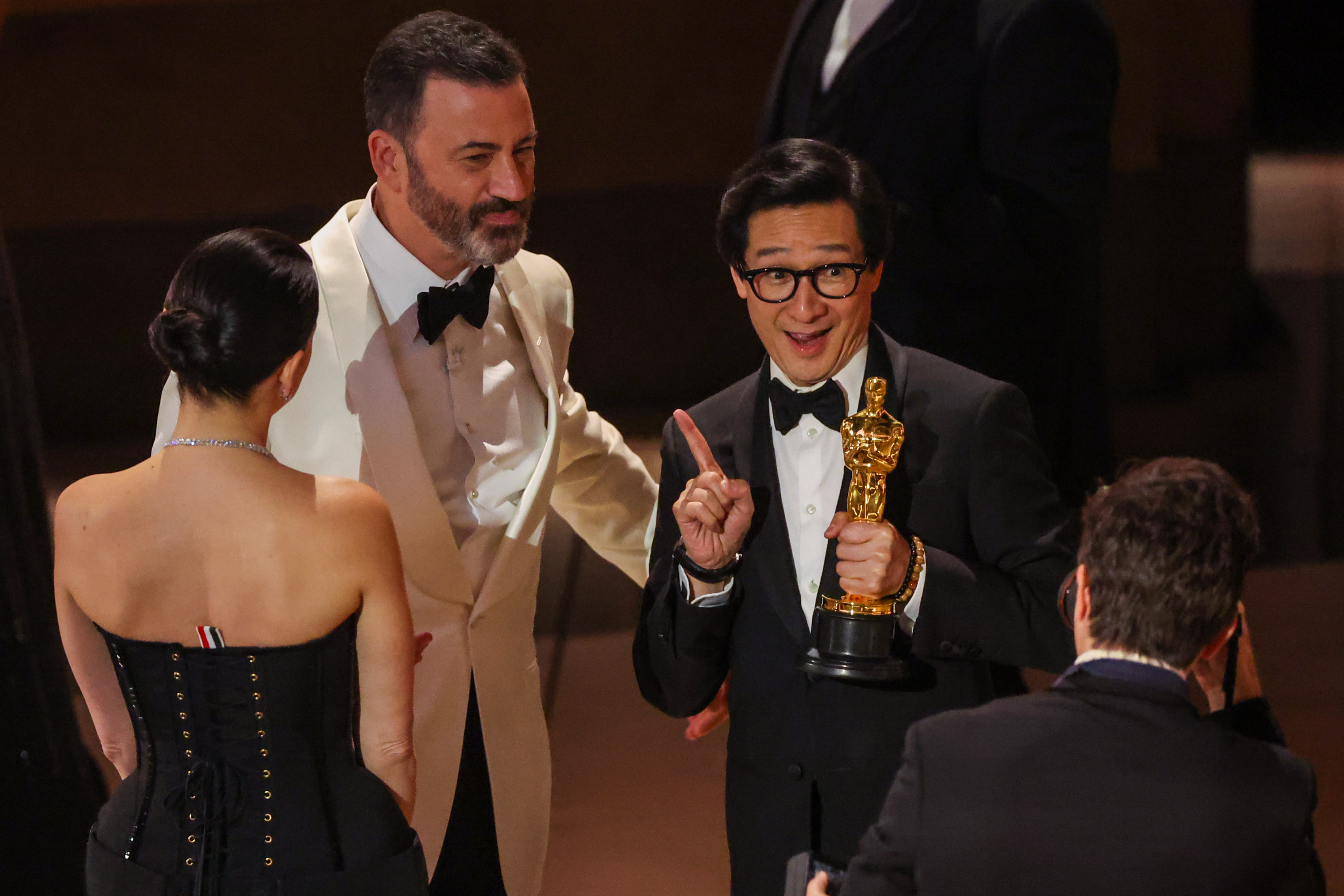Jimmy Kimmel delivers an uncontroversial, slap-free Oscars - Vimarsana News