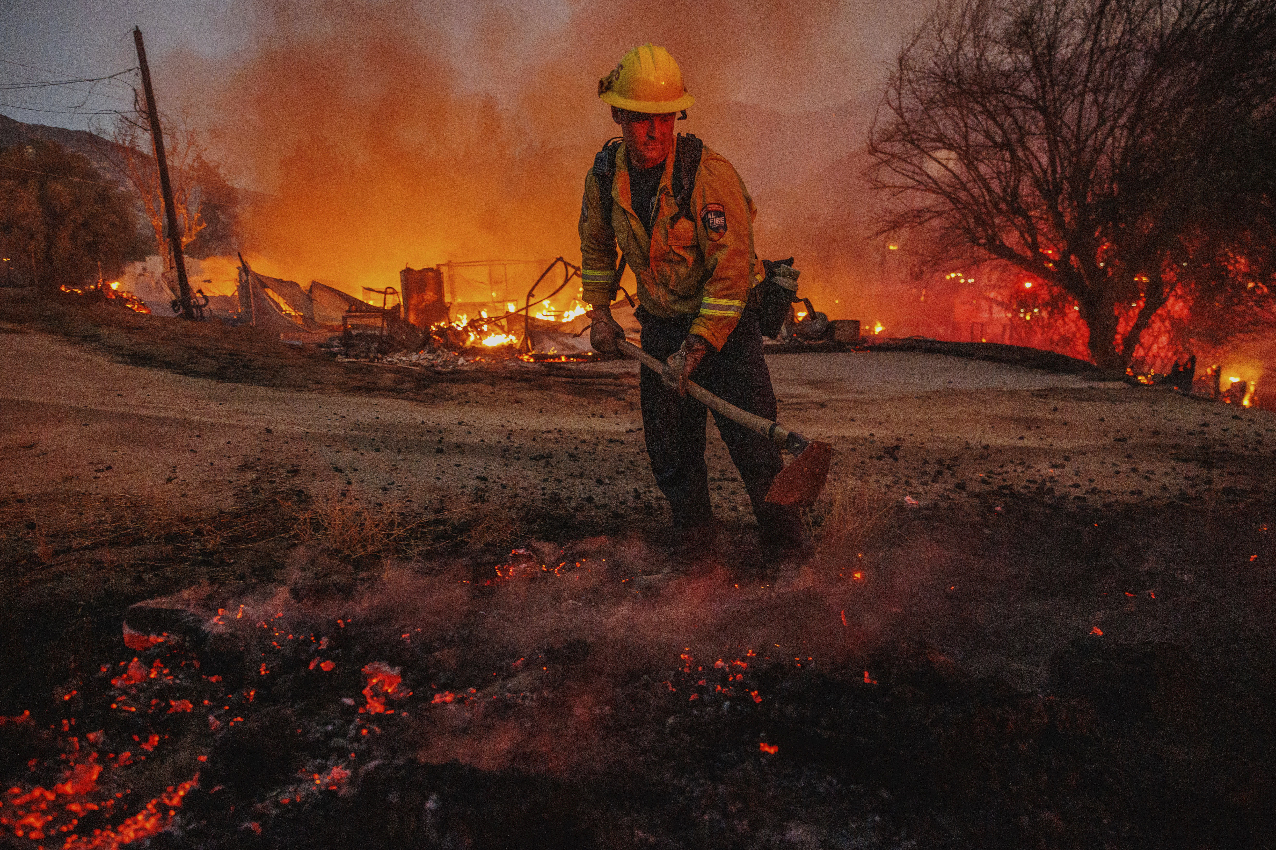 Fairview fire near Hemet that killed 2 grows to 2,400 acres - Vimarsana News