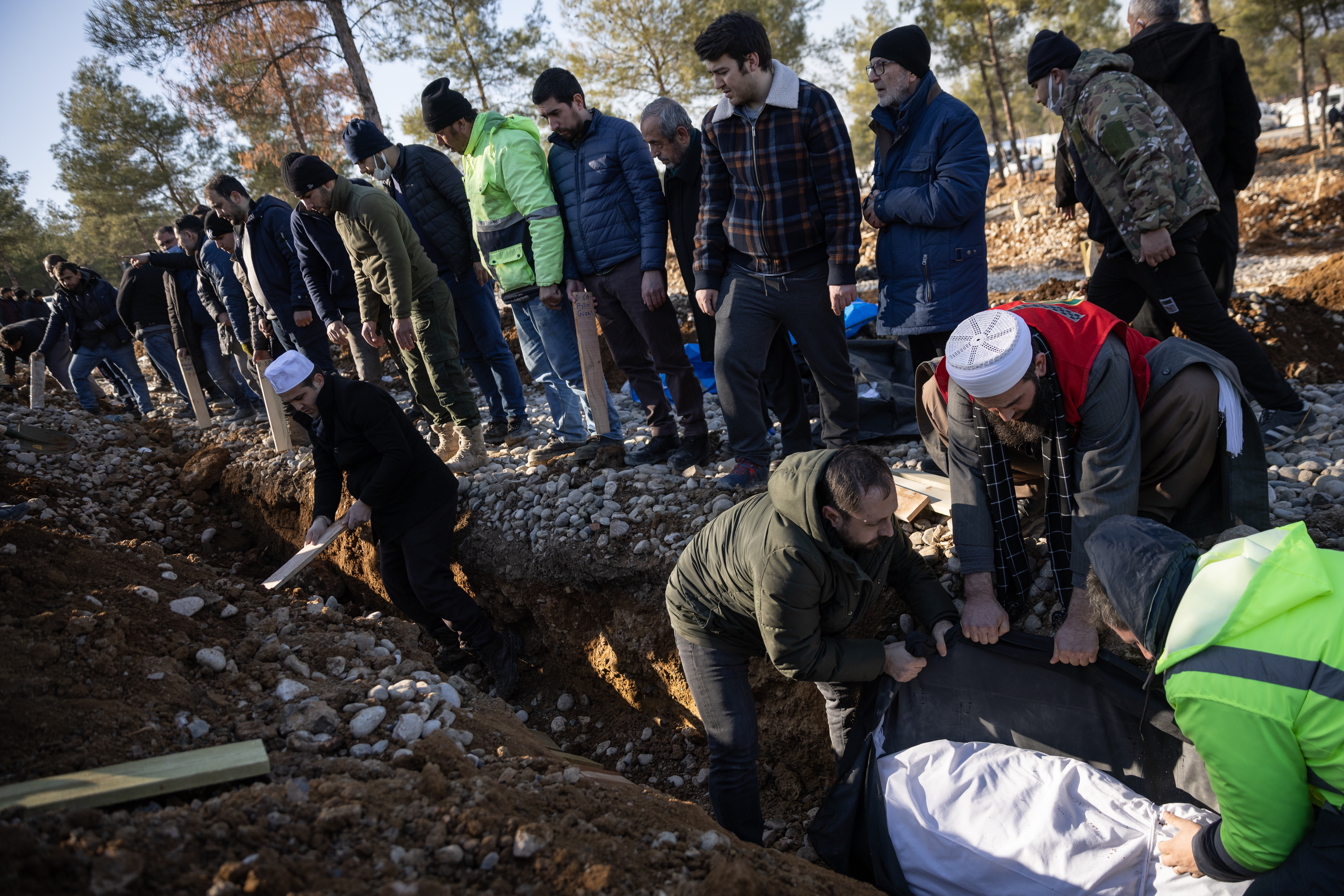 Turkey resorts to mass burials after massive earthquake - Vimarsana News