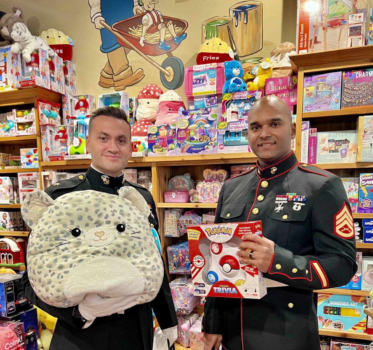 A secret donor gives more than $100,000 in gifts to Toys for Tots drive - Vimarsana News
