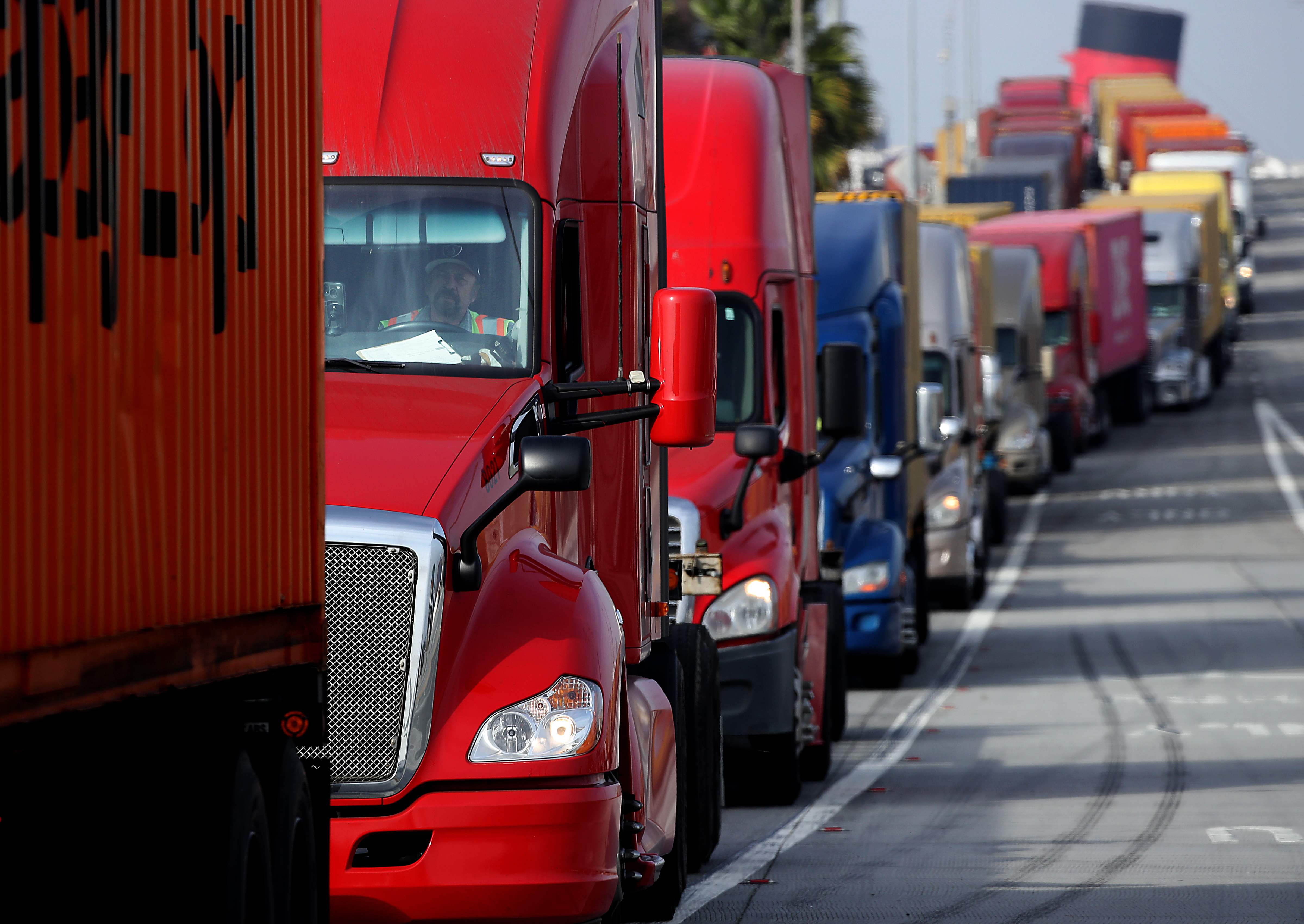 U.S. EPA issues tough emission standards for heavy-duty trucks - Vimarsana News