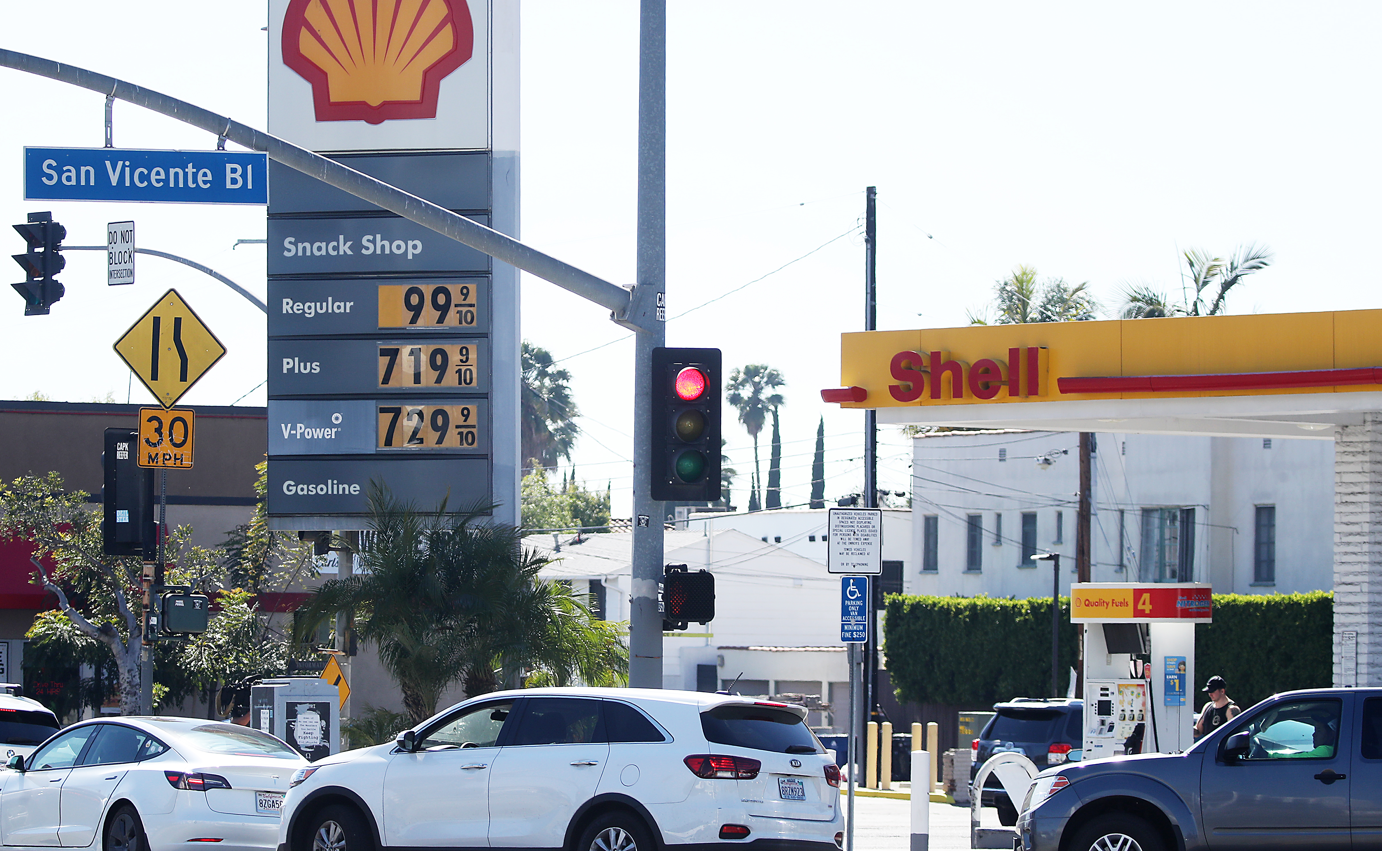 How much more can LA drivers take as gas prices soar? - Vimarsana News