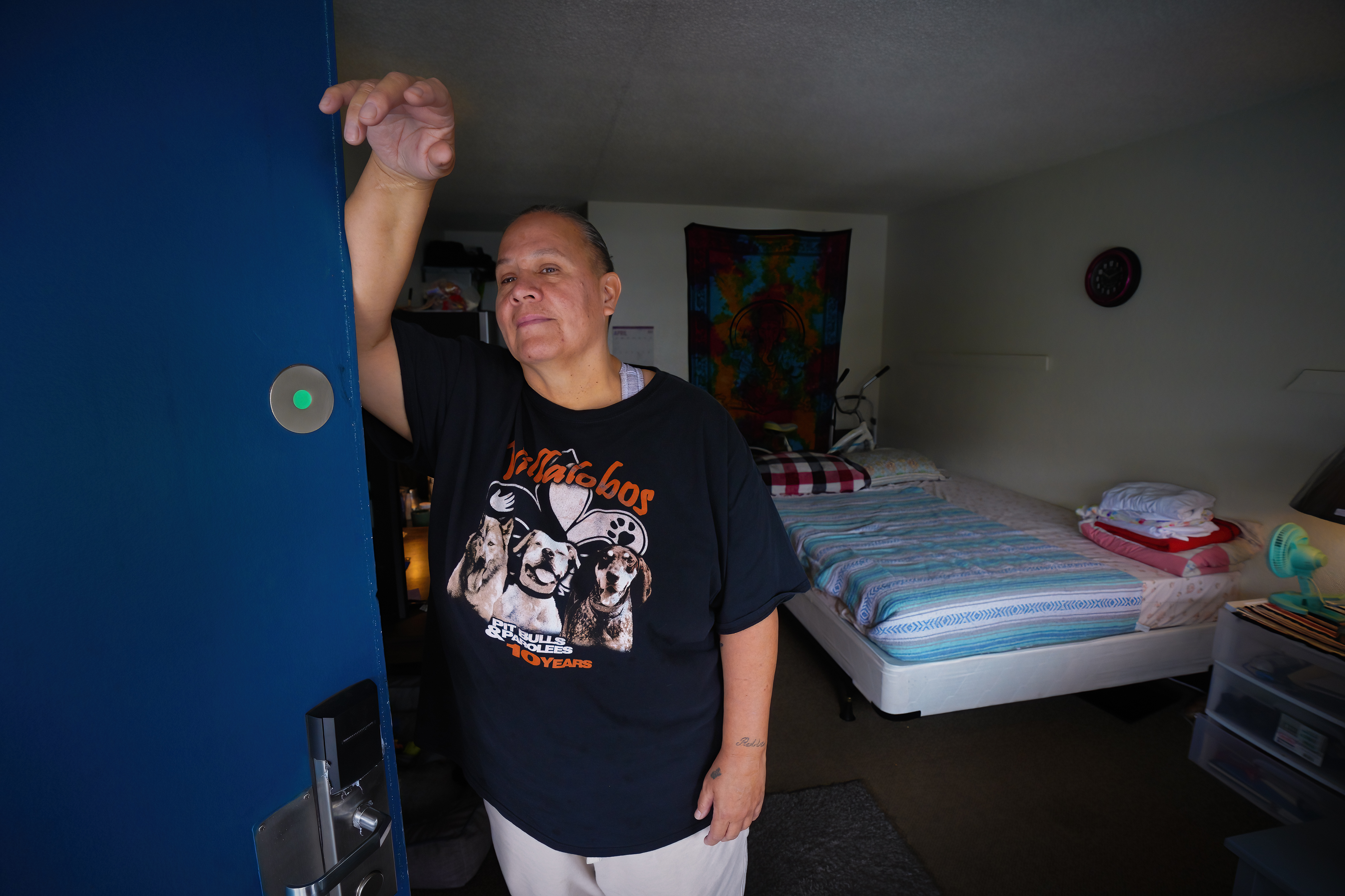 New San Diego program offers homeless seniors shelter. 'Just being here, it gives me hope' - Vimarsana News