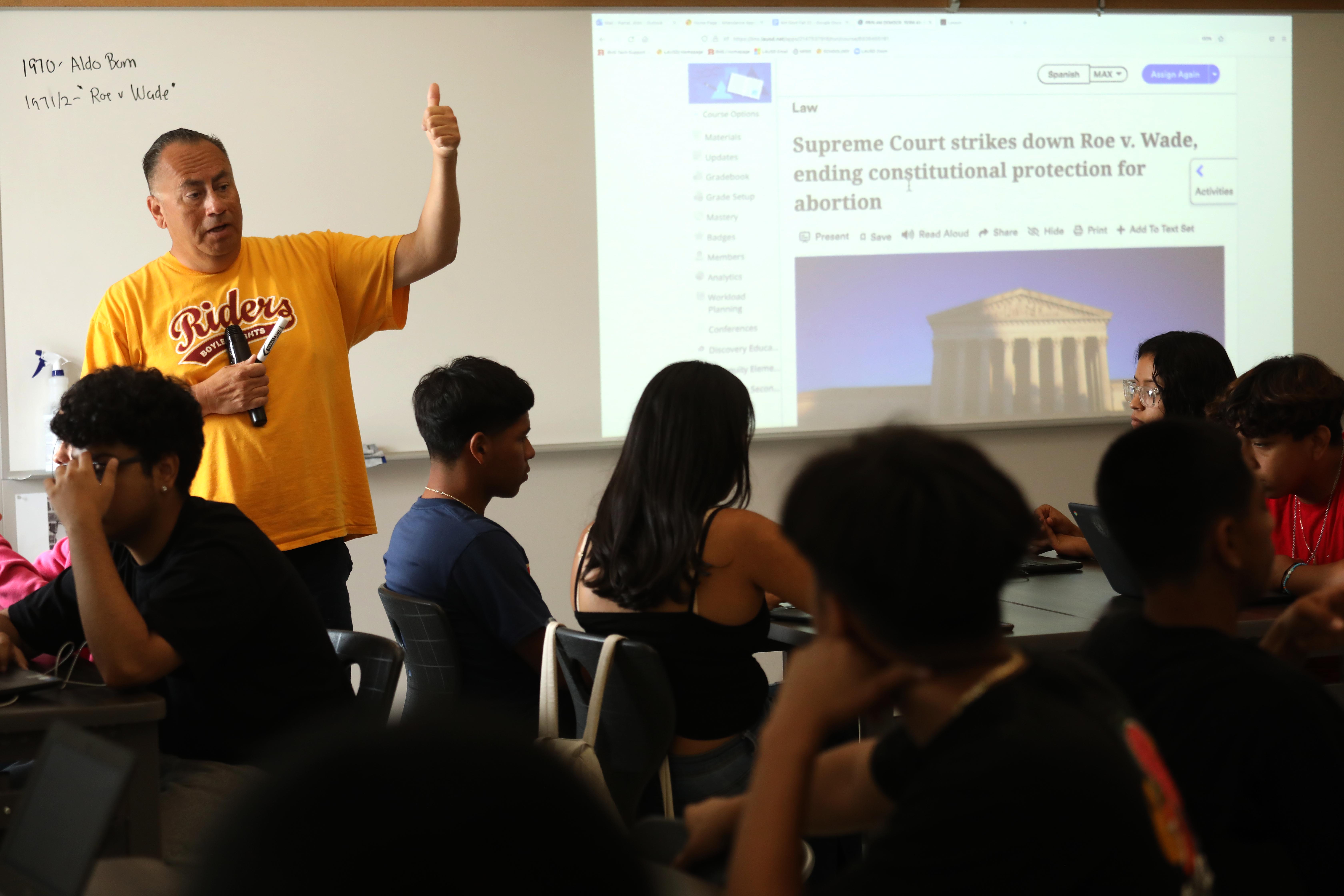 Schools, universities push to teach media literacy - Vimarsana News