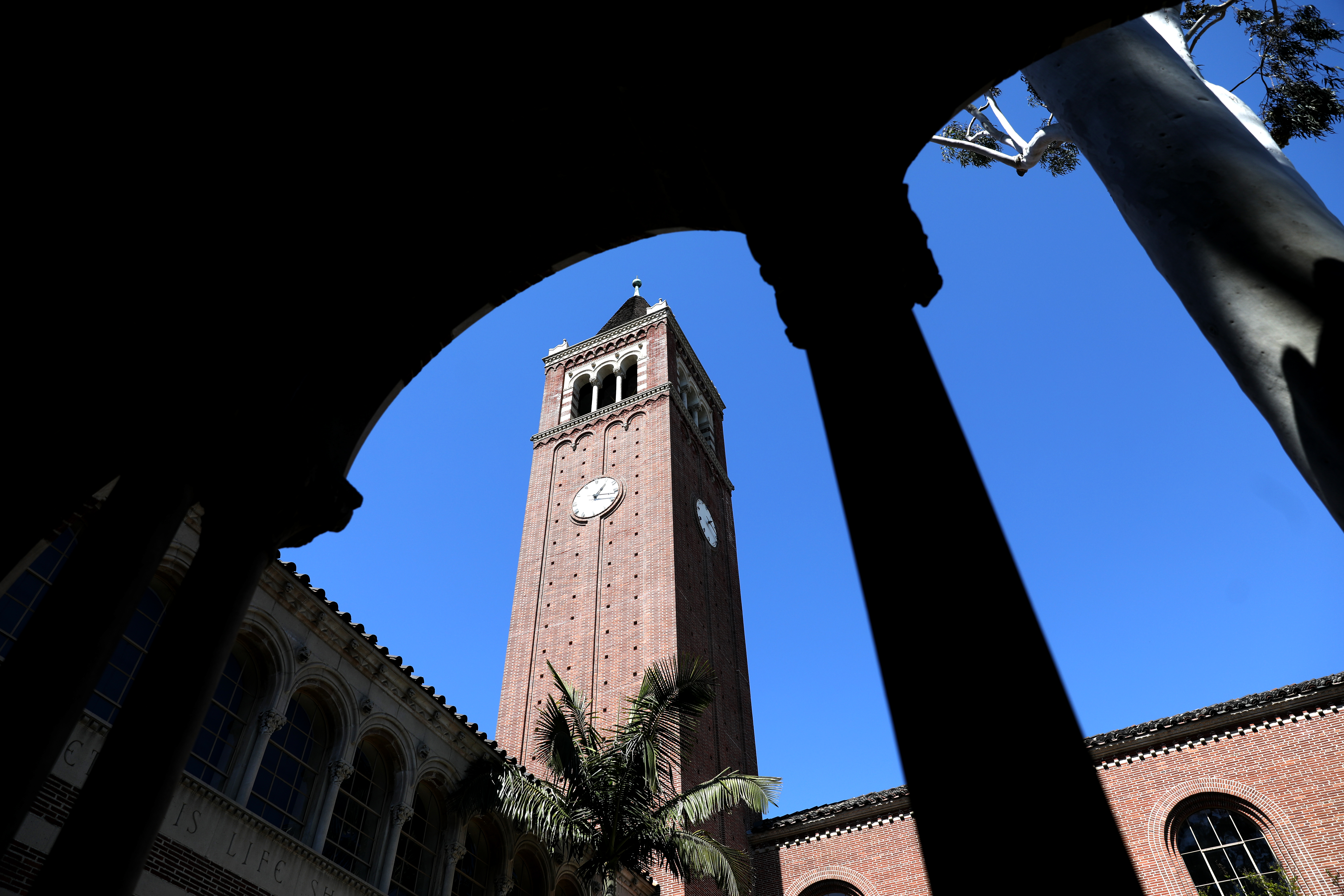 After cancelling commencement, USC will host event at L.A. Coliseum - Vimarsana News