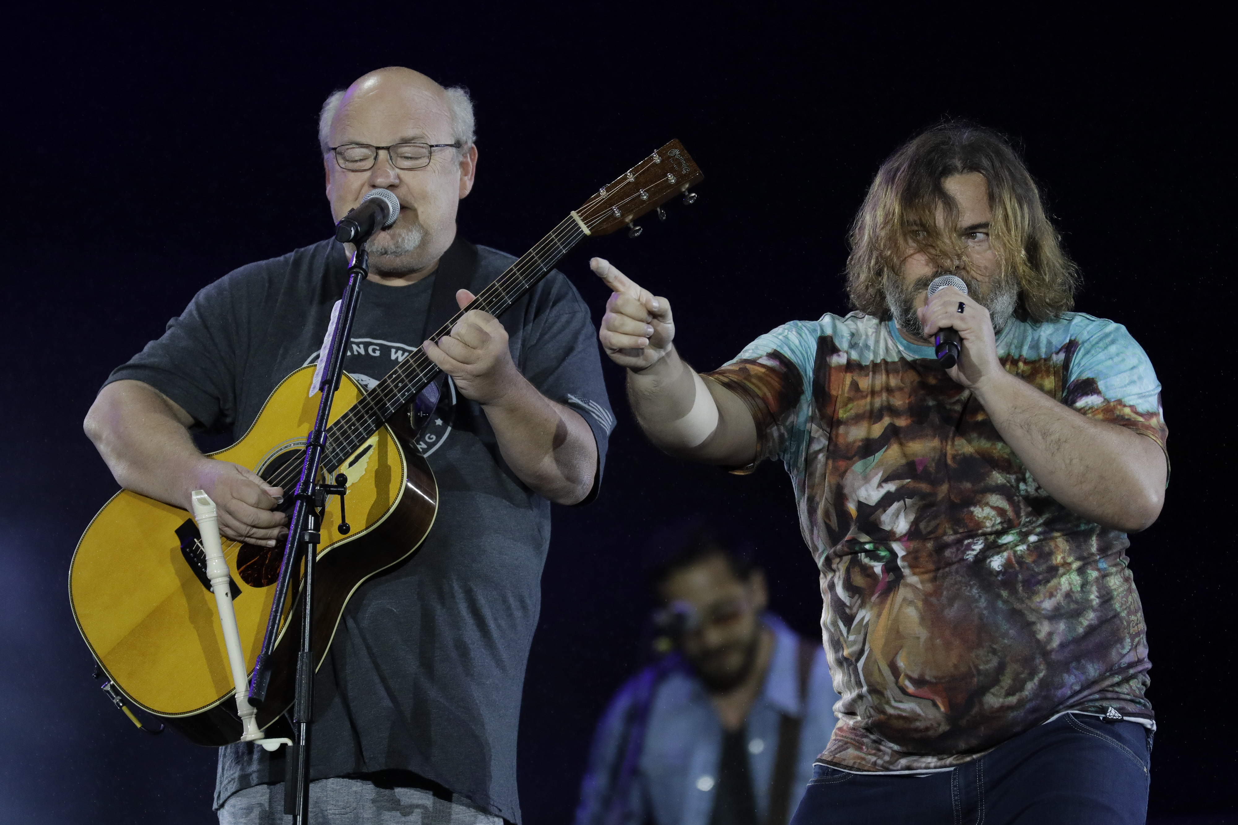 Джек Блэк приостановил планы Tenacious D после высказывания его коллеги по группе о стрельбе в Трампа