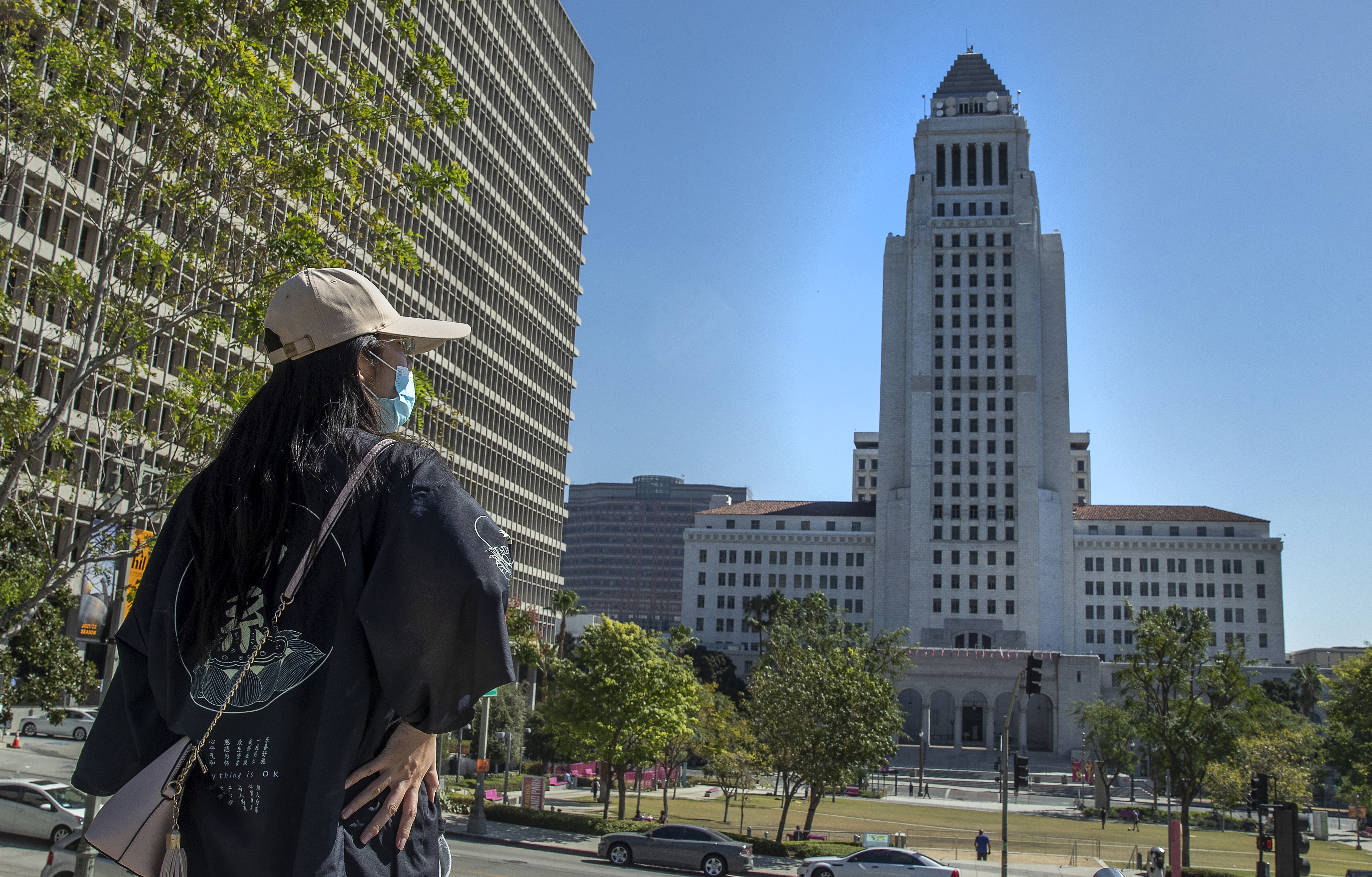 L.A. fires 24 employees over COVID vaccination requirements - Vimarsana News