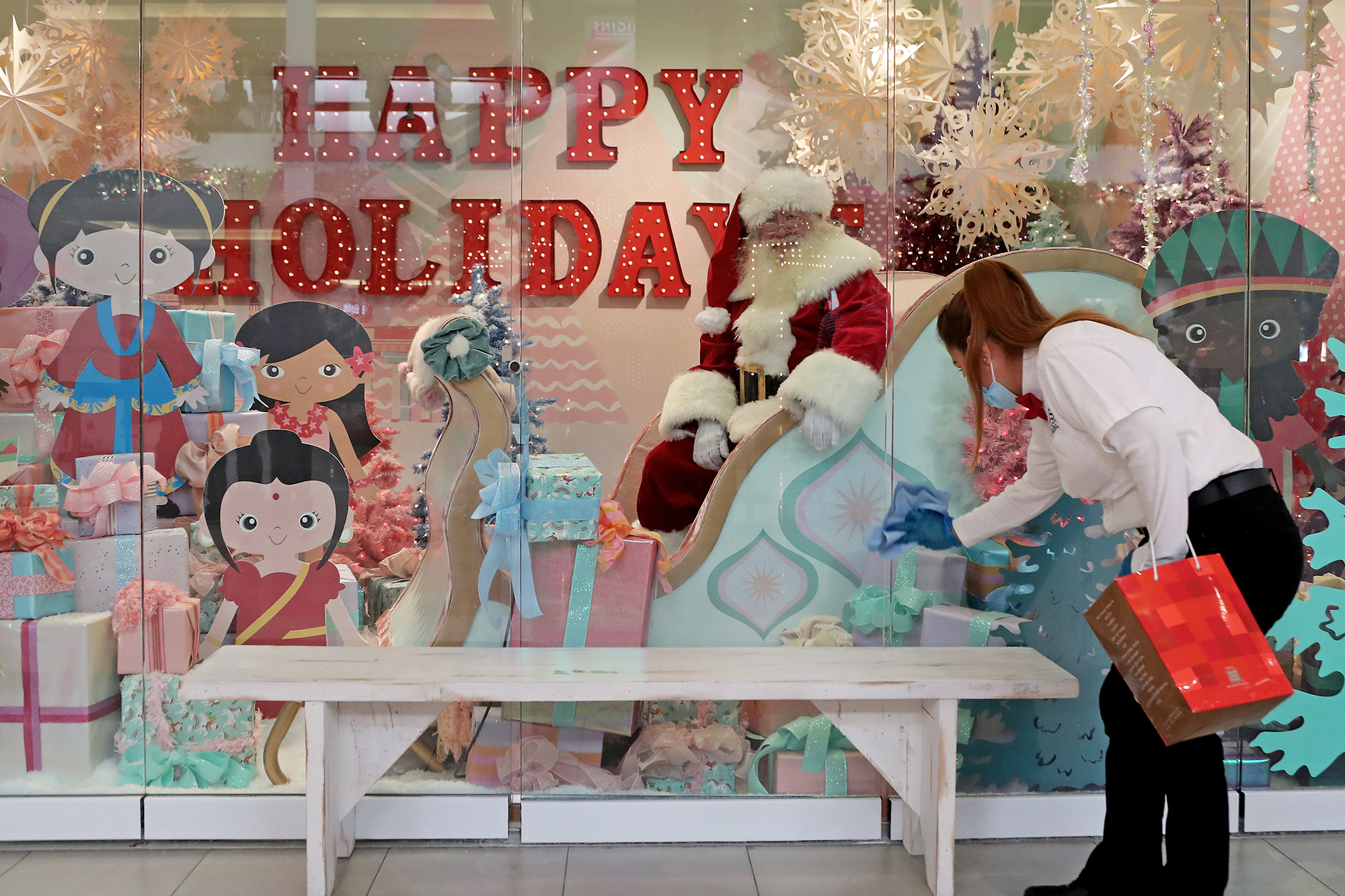 Holidays behind glass — Orange County shopping centers find creative ways for kids to visit with Santa - Vimarsana News