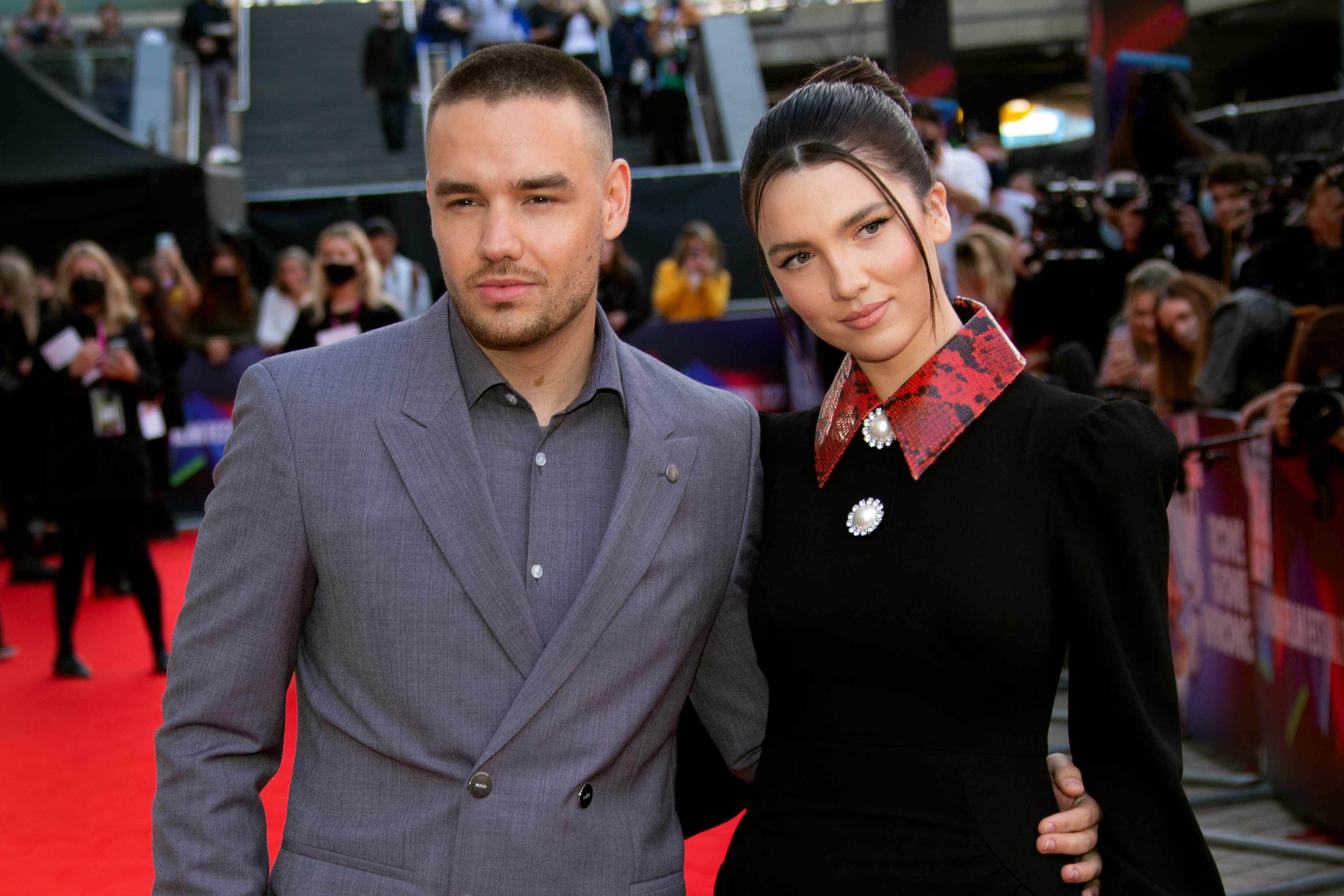 Liam Payne's ex-girlfriend wrote a book about a pop star who threatens to jump off a balcony