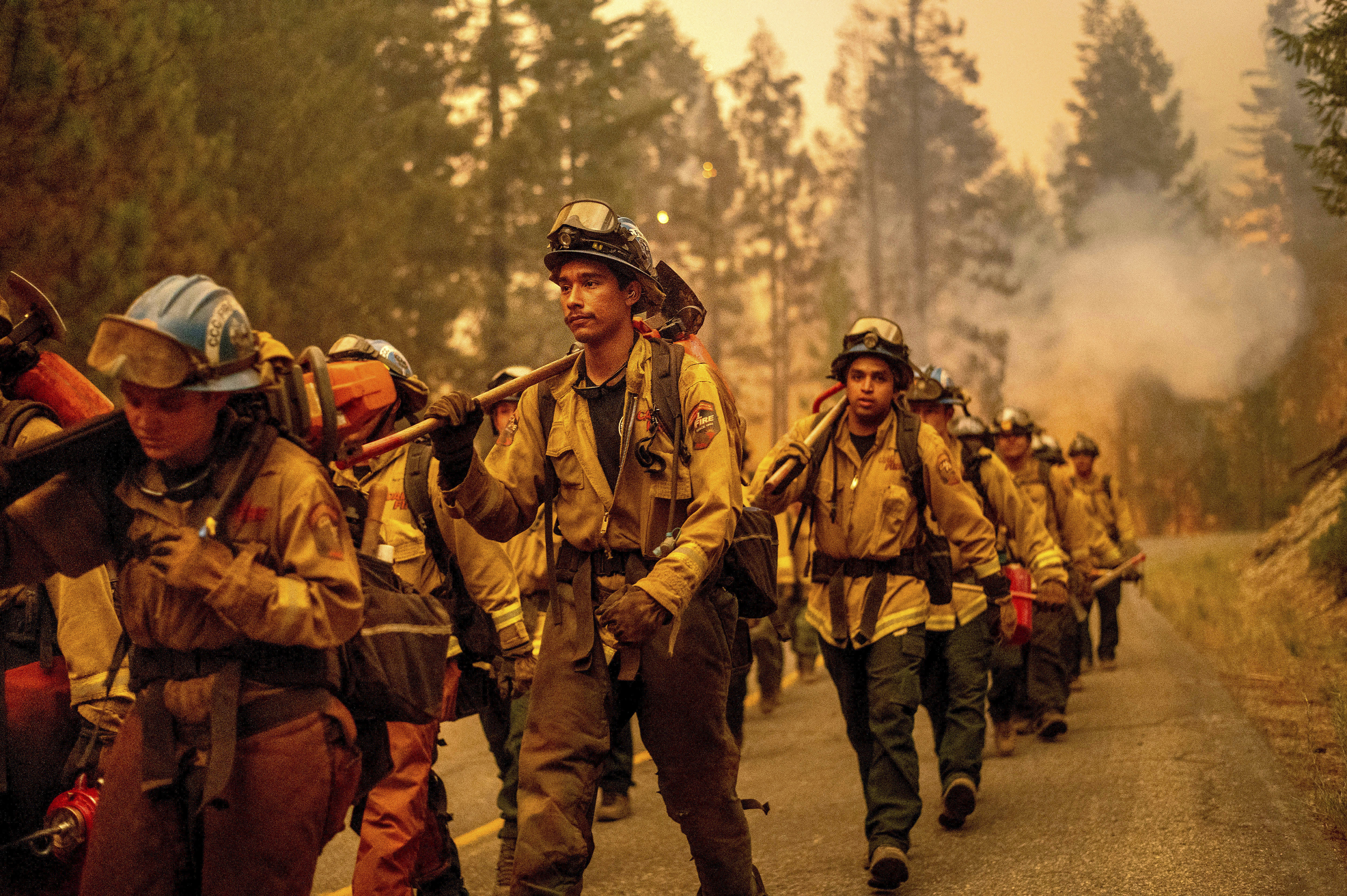 California wildfires force more evacuations - Los Angeles Times - Vimarsana News