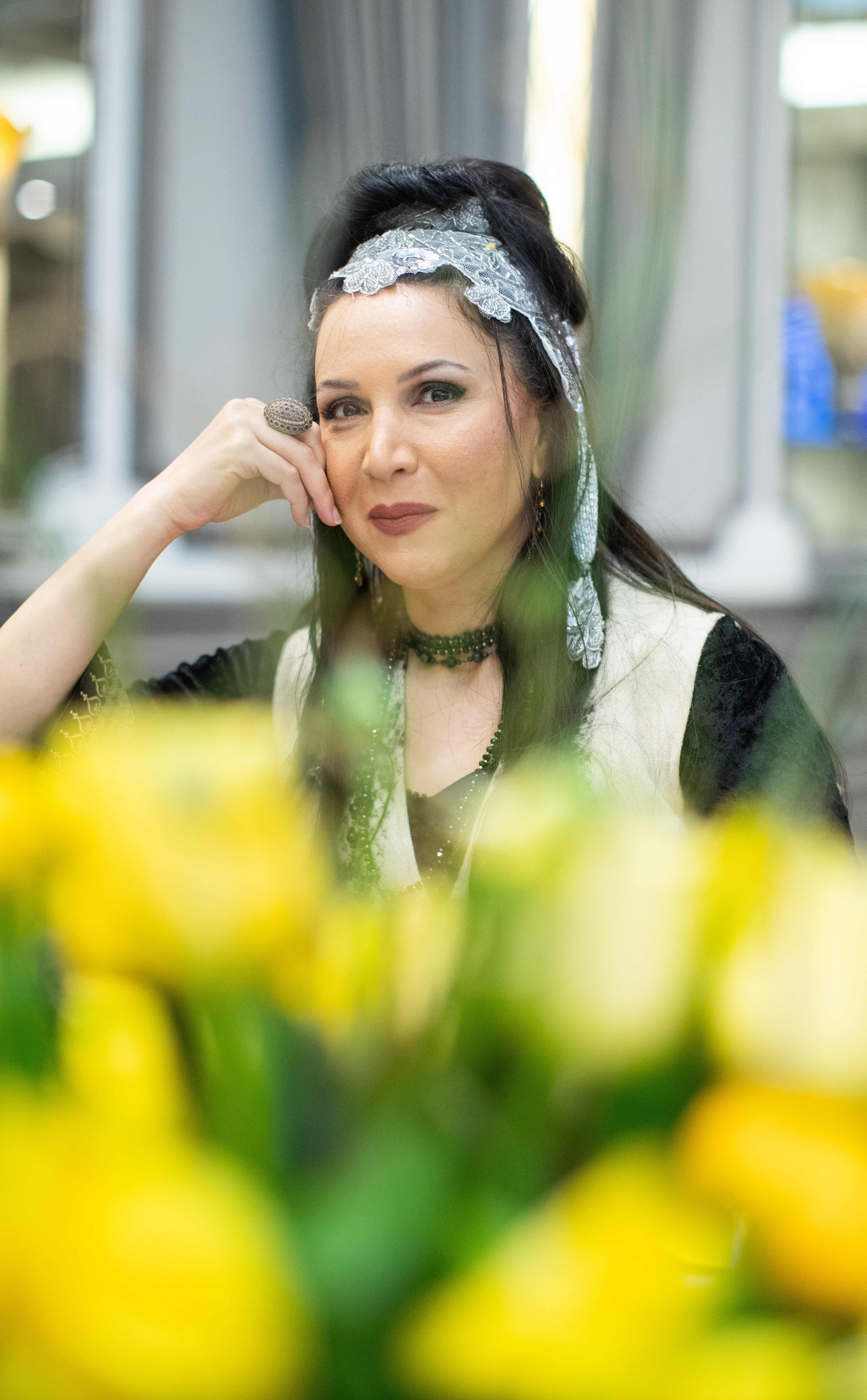 Iranian woman in L.A. revolutionizes storytelling tradition - Vimarsana News