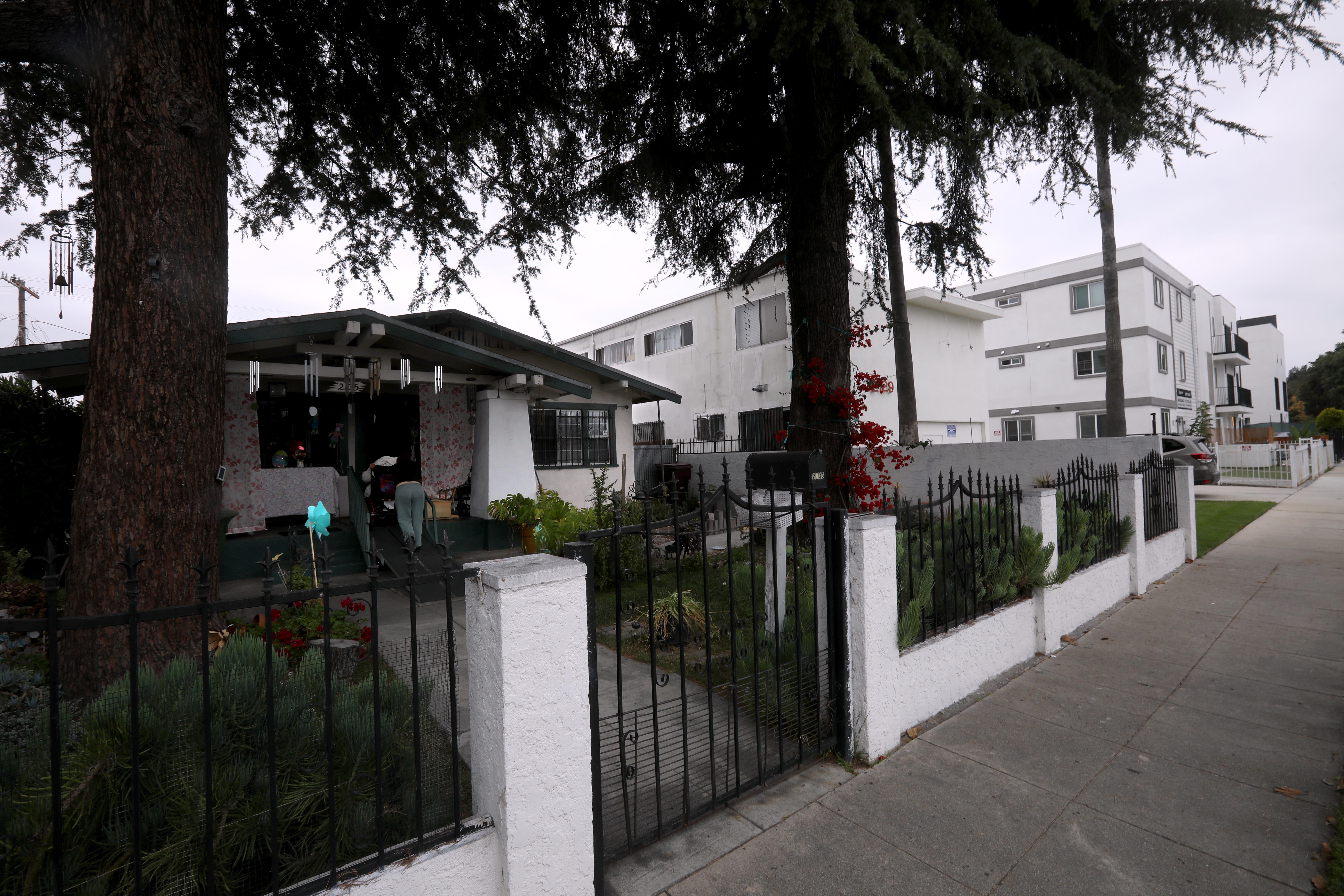 Los Angeles residents say illegal hostels are disrupting their quality of life - Vimarsana News