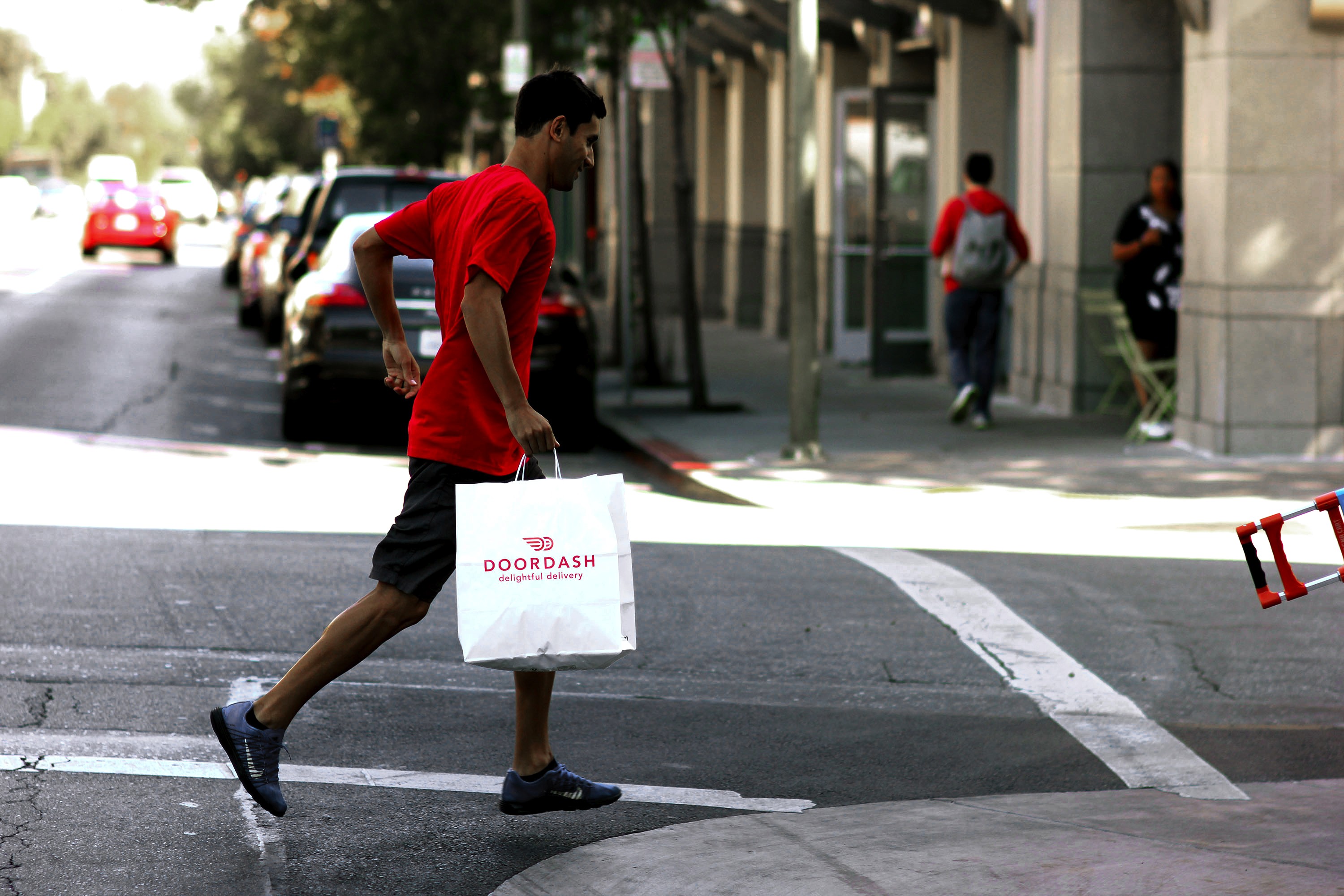 San Diego mayor to issue executive order capping fees restaurants are charged by food delivery apps - Vimarsana News